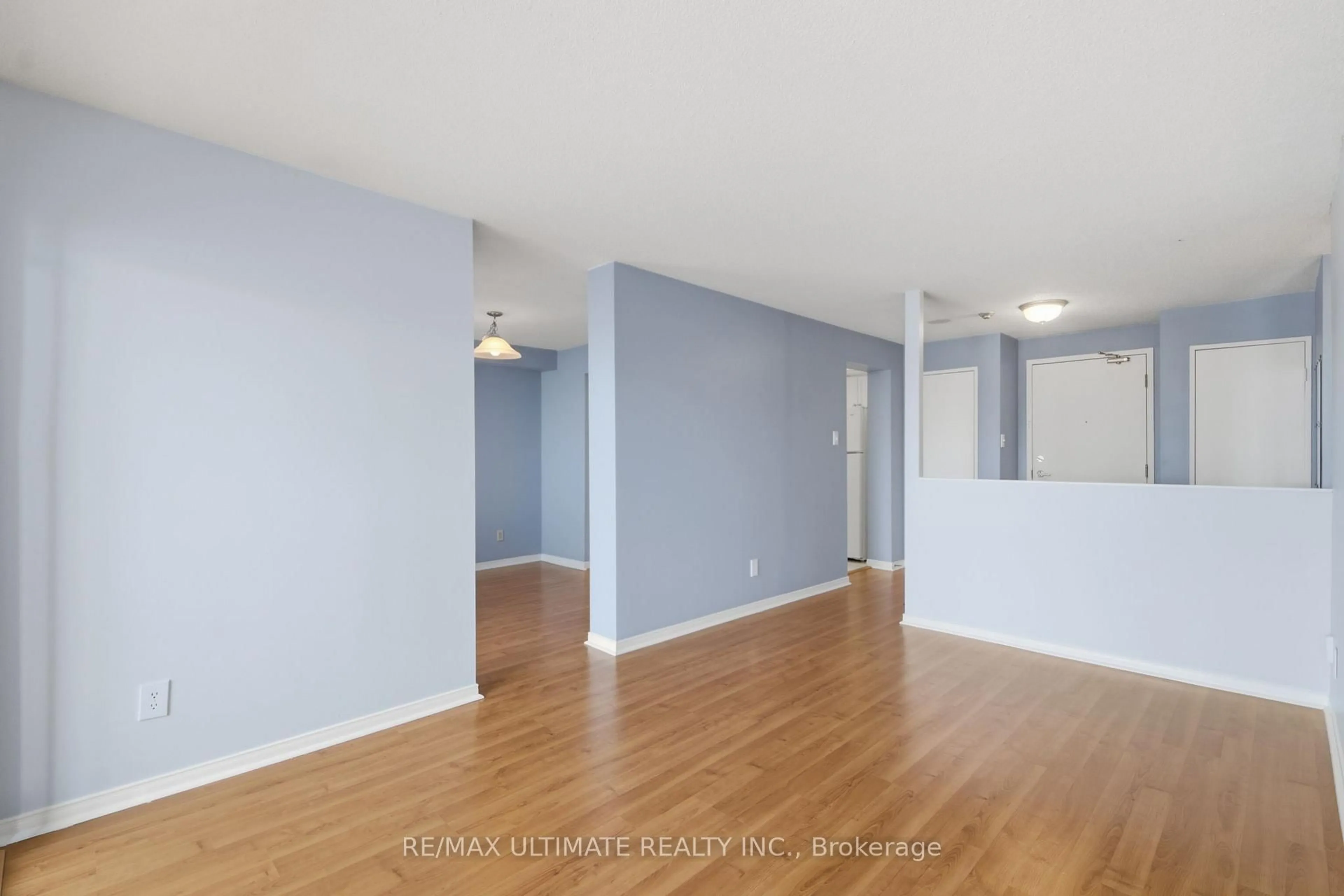 A pic of a room for 115 Hillcrest Ave #1614, Mississauga Ontario L5B 3Y9