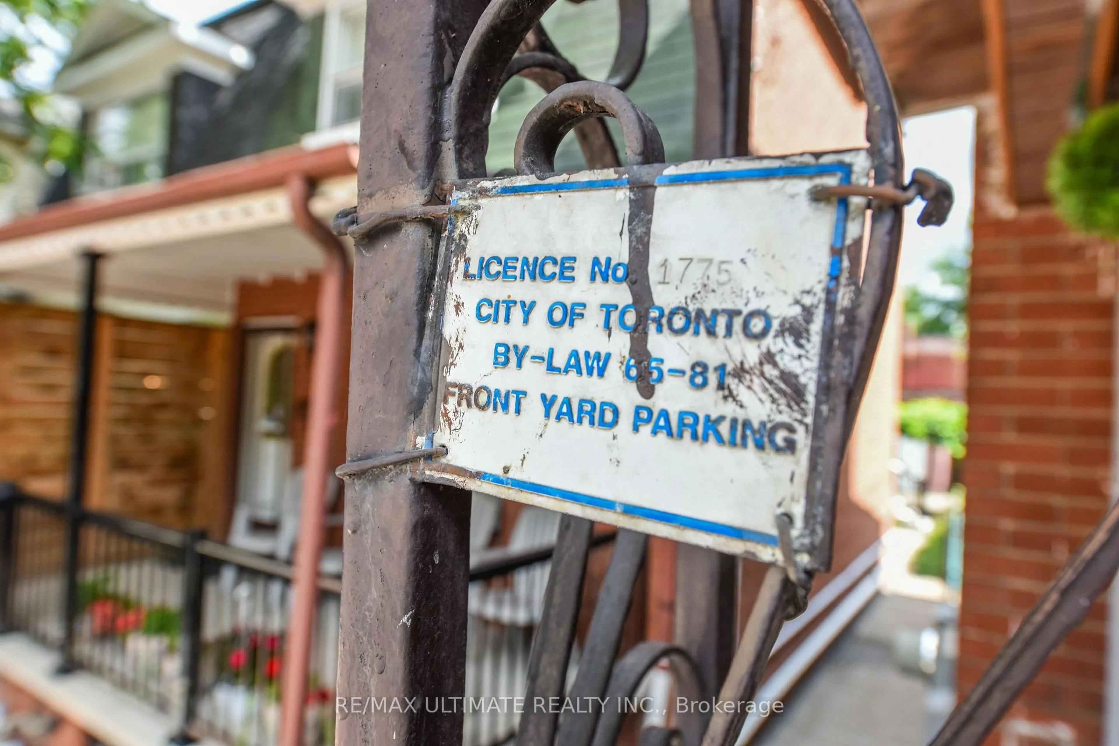 Parking for 127 Salem Ave, Toronto Ontario M6H 3C4