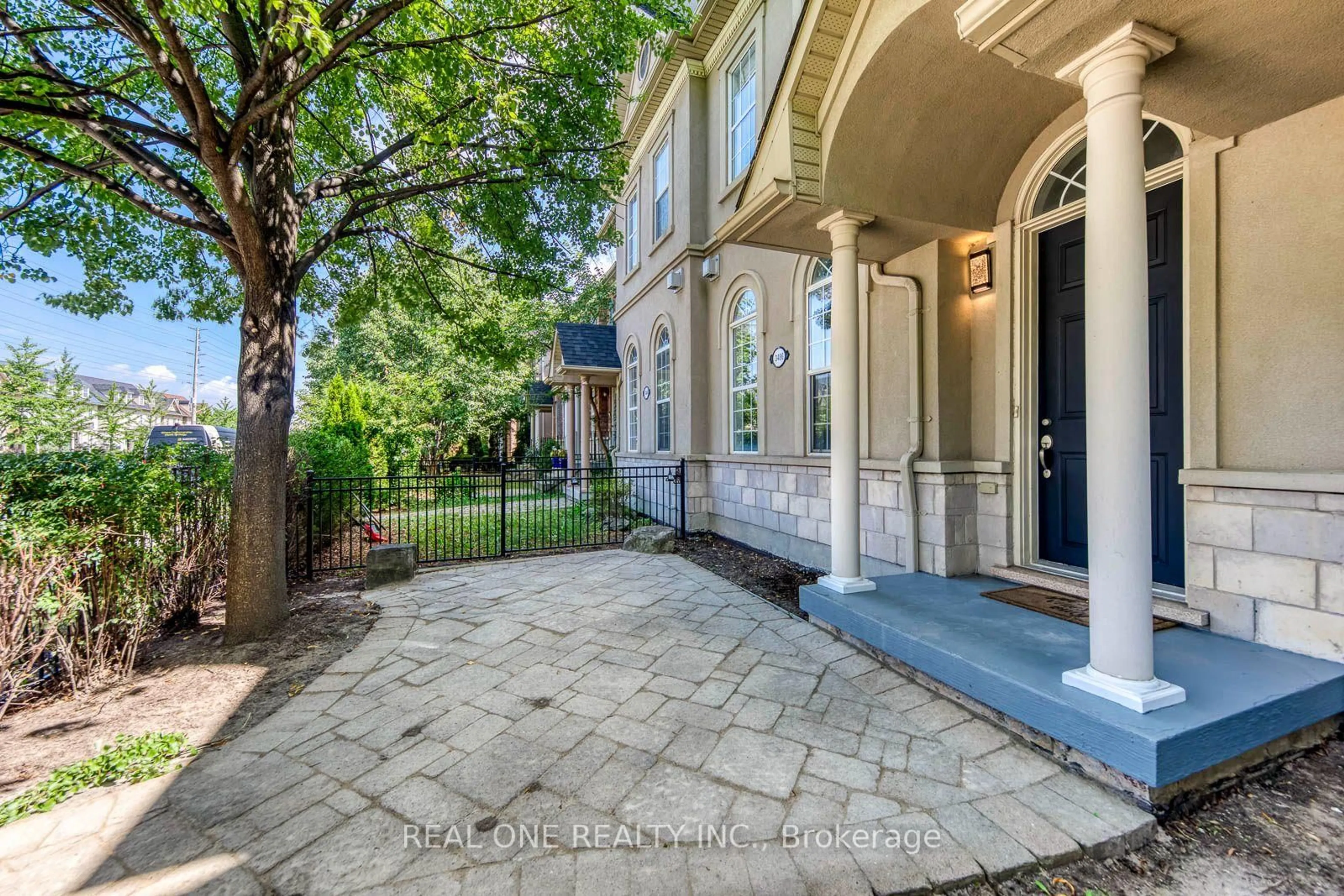Home with brick exterior material, street for 3486 Eglinton Ave, Mississauga Ontario L5M 7P4