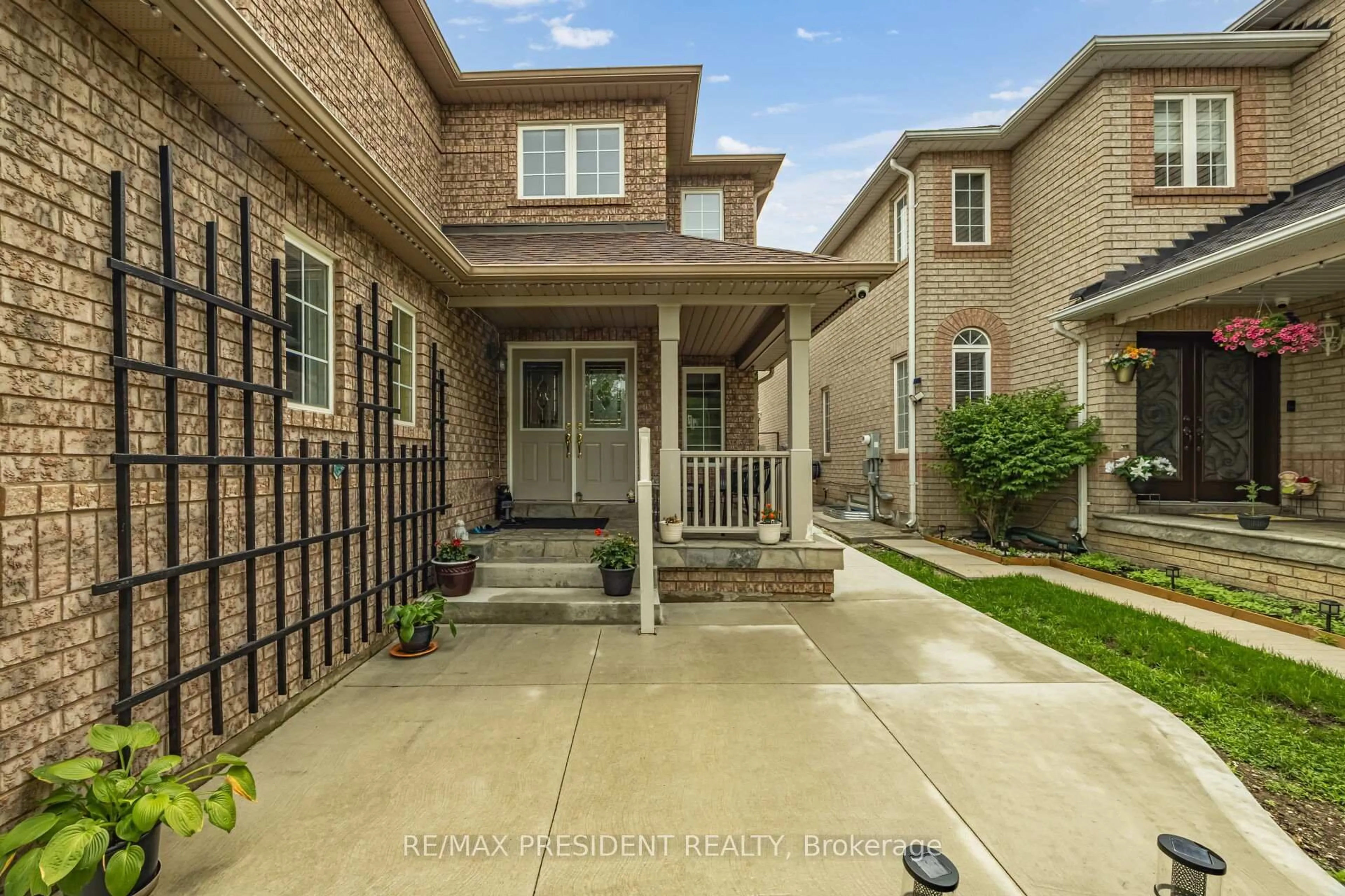Home with brick exterior material, street for 14 Baybrook Rd, Brampton Ontario L7A 1M1