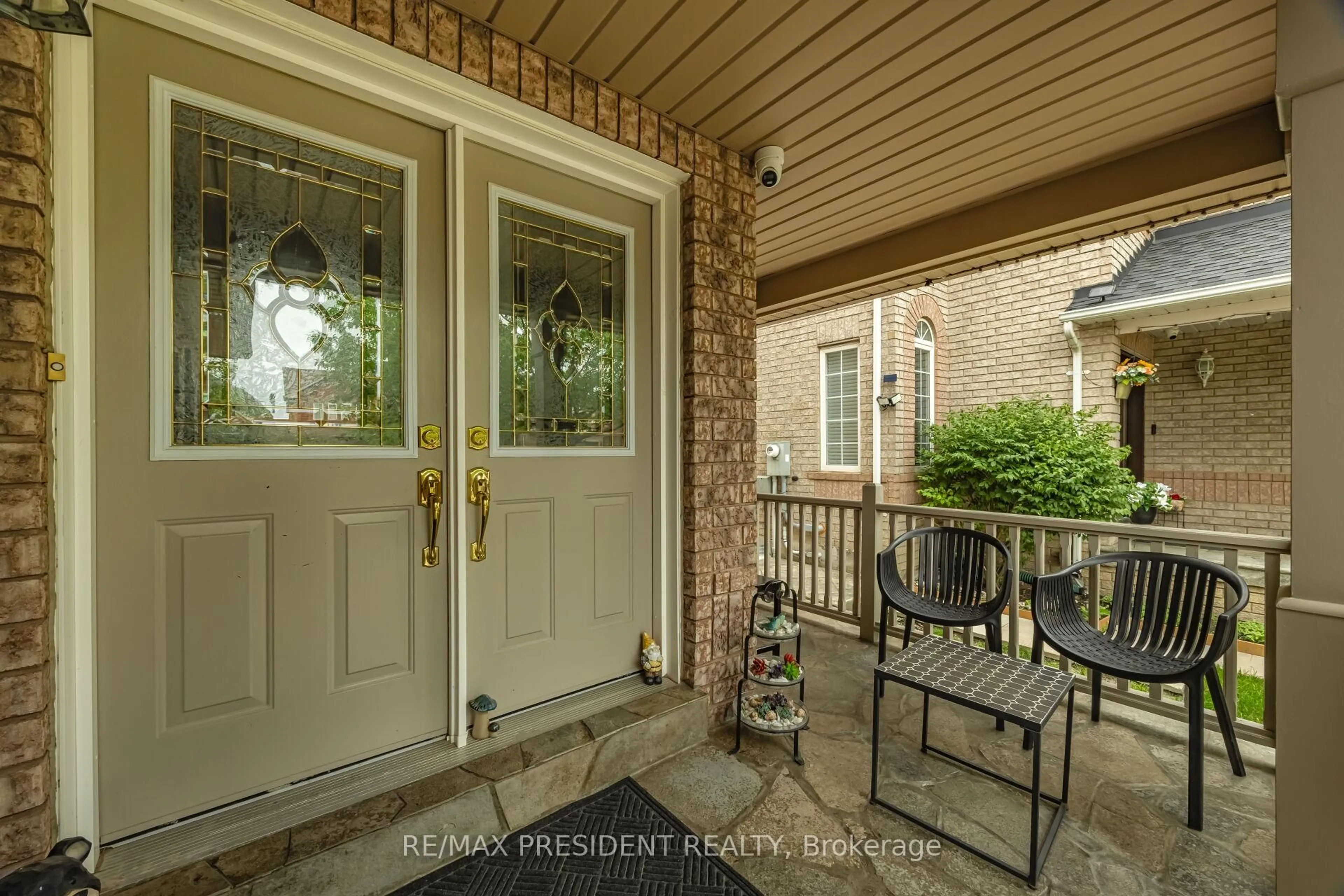 Indoor entryway for 14 Baybrook Rd, Brampton Ontario L7A 1M1