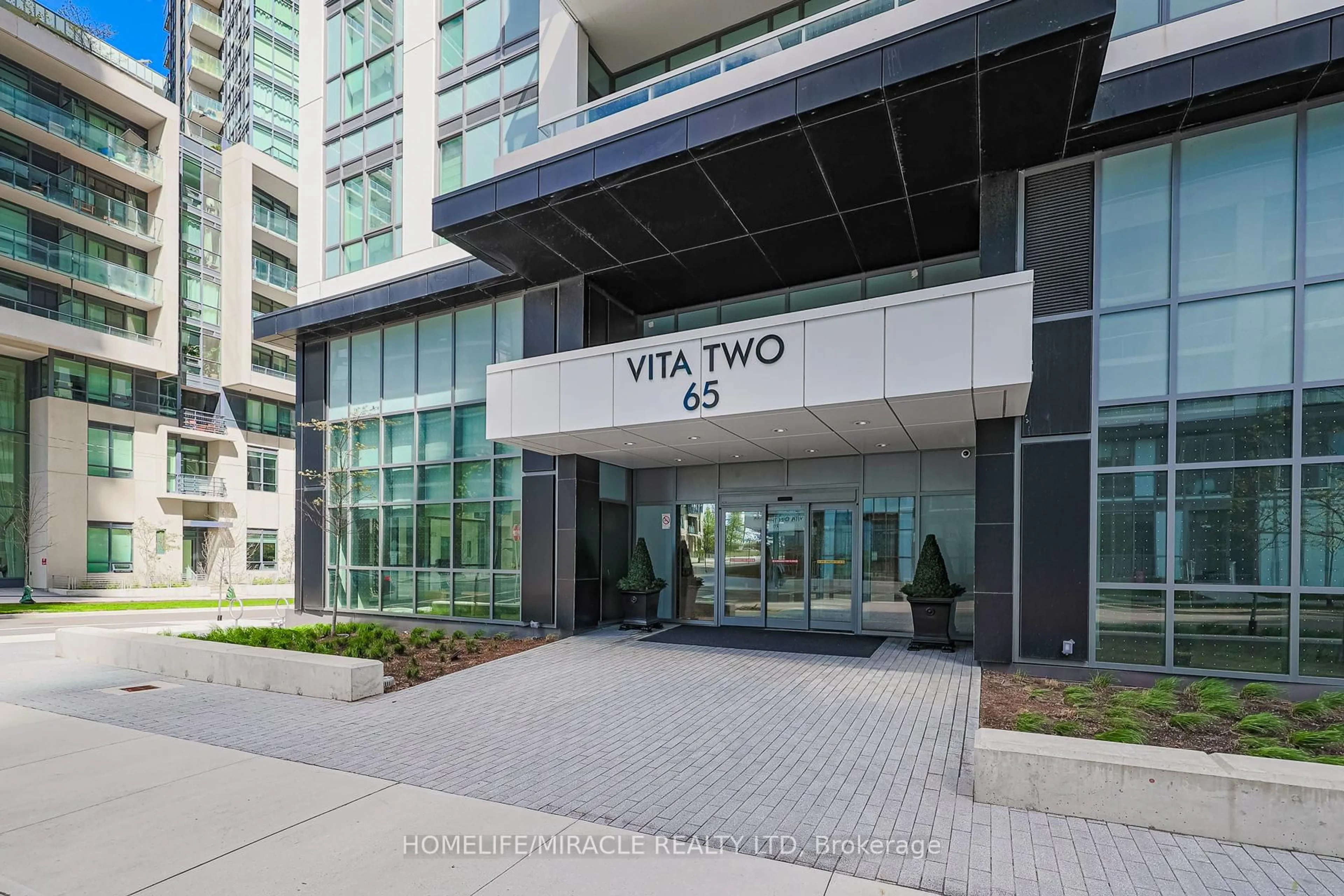 Indoor foyer for 65 Annie Craig Dr #1110, Toronto Ontario M8V 0C4