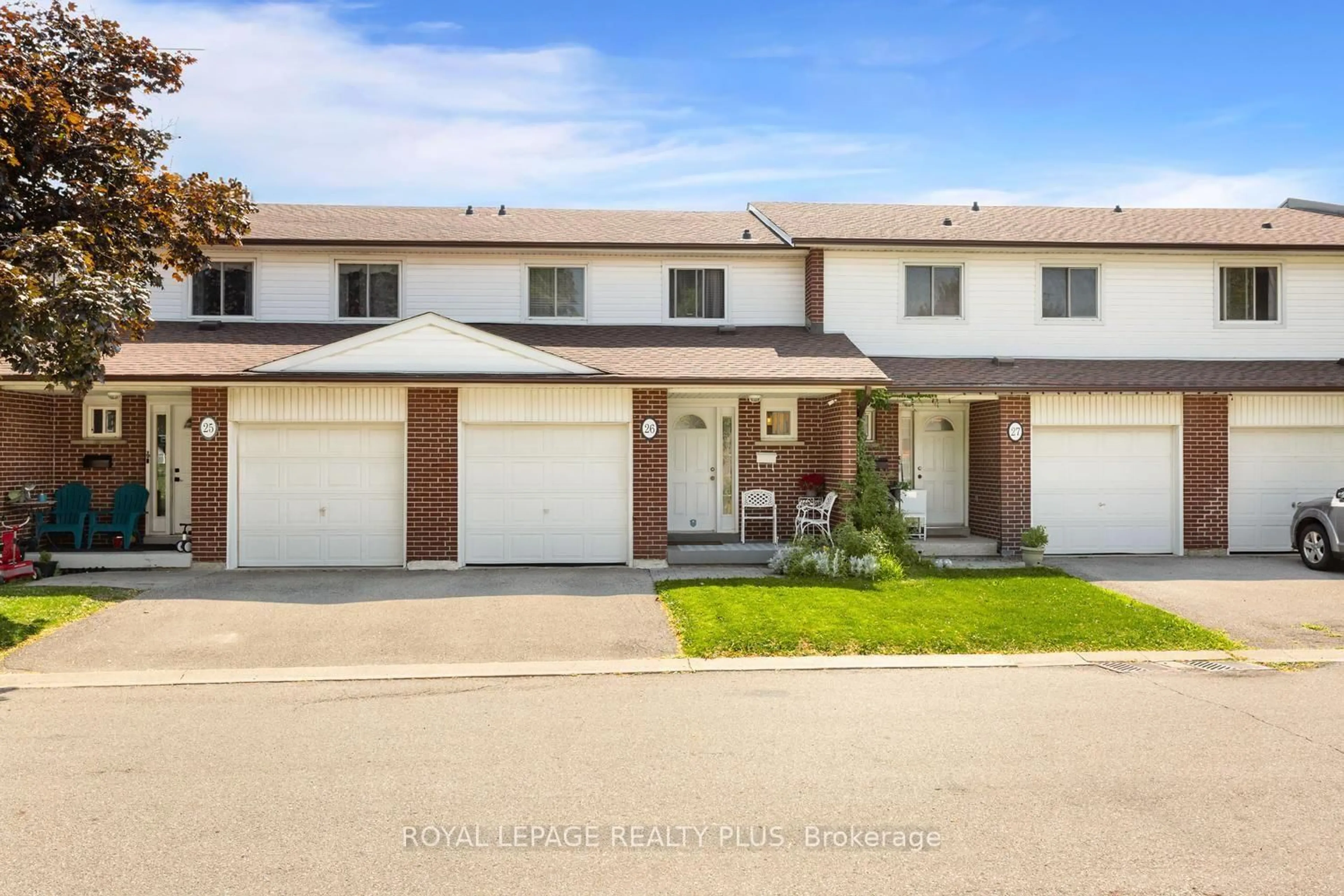 A pic from outside/outdoor area/front of a property/back of a property/a pic from drone, street for 2380 Bromsgrove Rd #26, Mississauga Ontario L5J 4E6