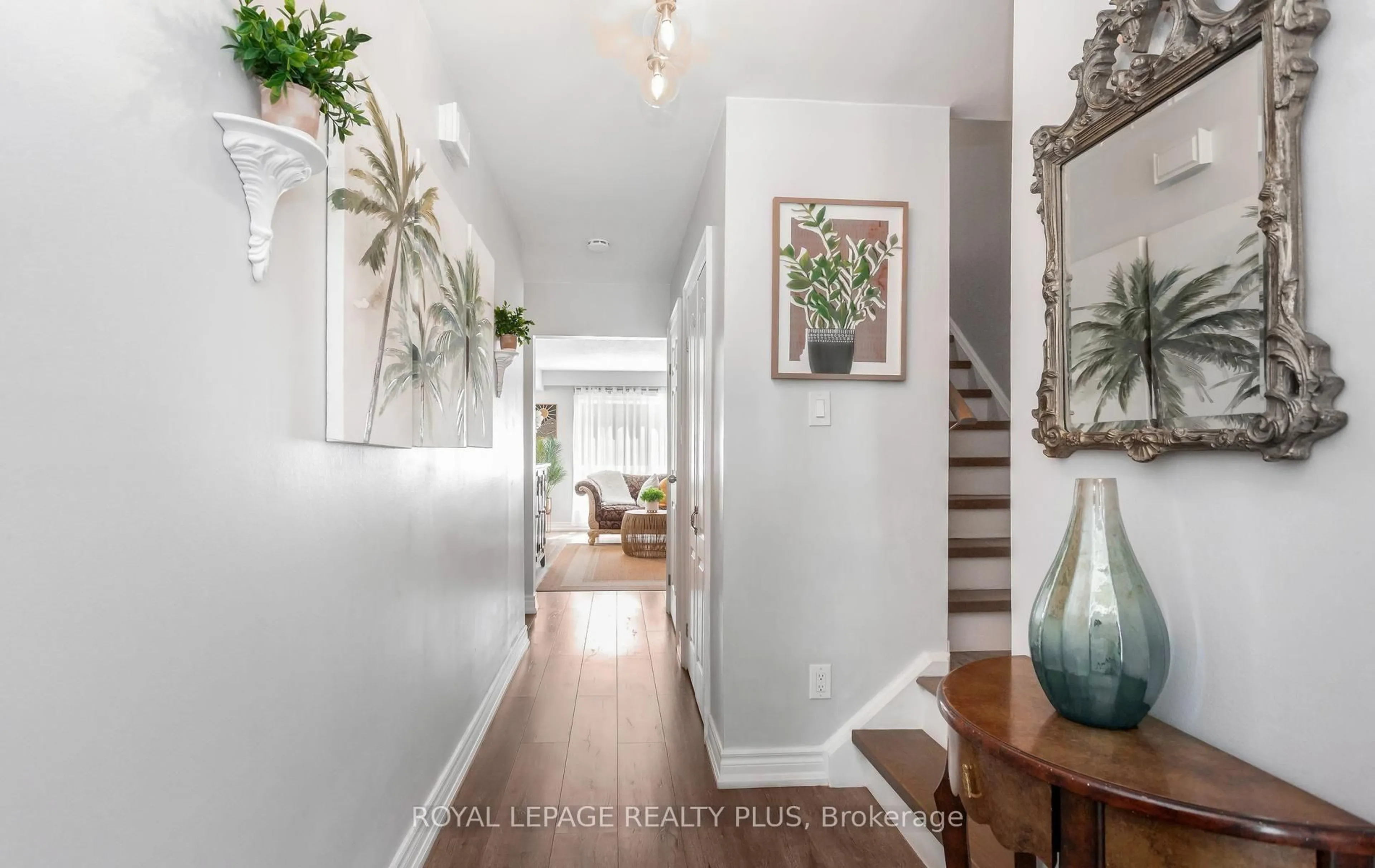 Indoor entryway for 2380 Bromsgrove Rd #26, Mississauga Ontario L5J 4E6