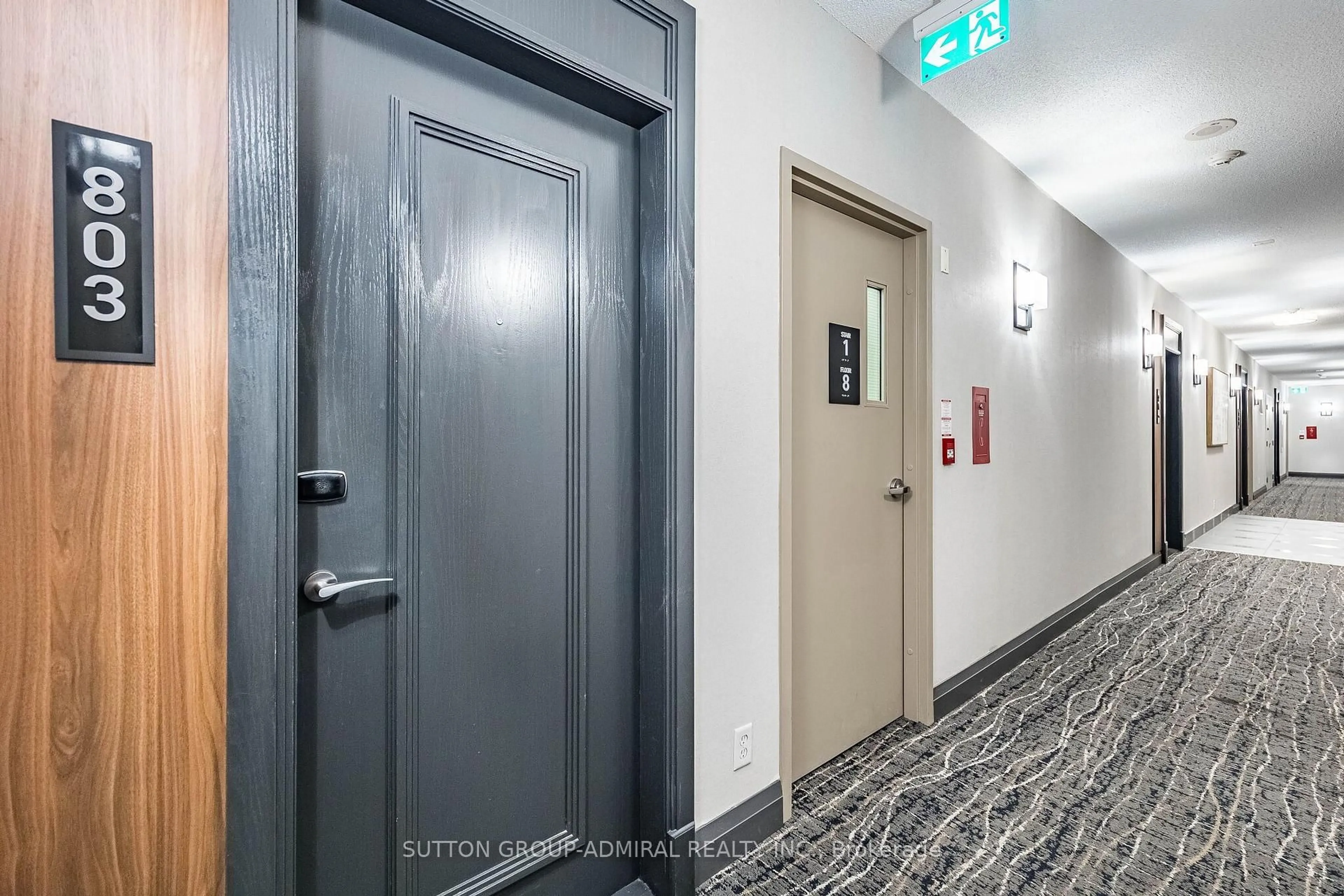 Indoor foyer for 1900 Lake Shore Blvd #803, Toronto Ontario M6S 1A4