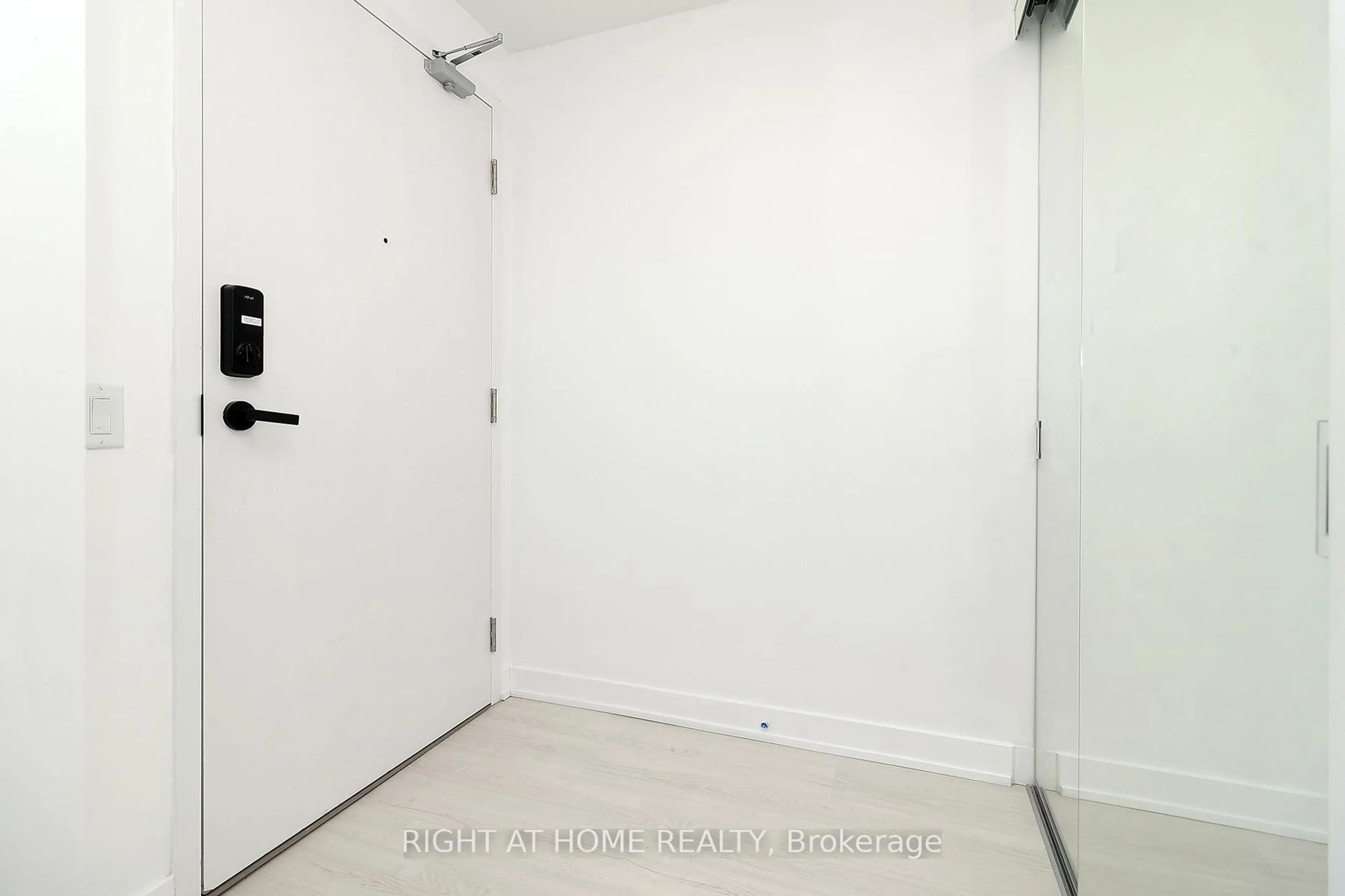 A pic of a room for 3883 Quartz Rd #4203, Mississauga Ontario L5B 0M4