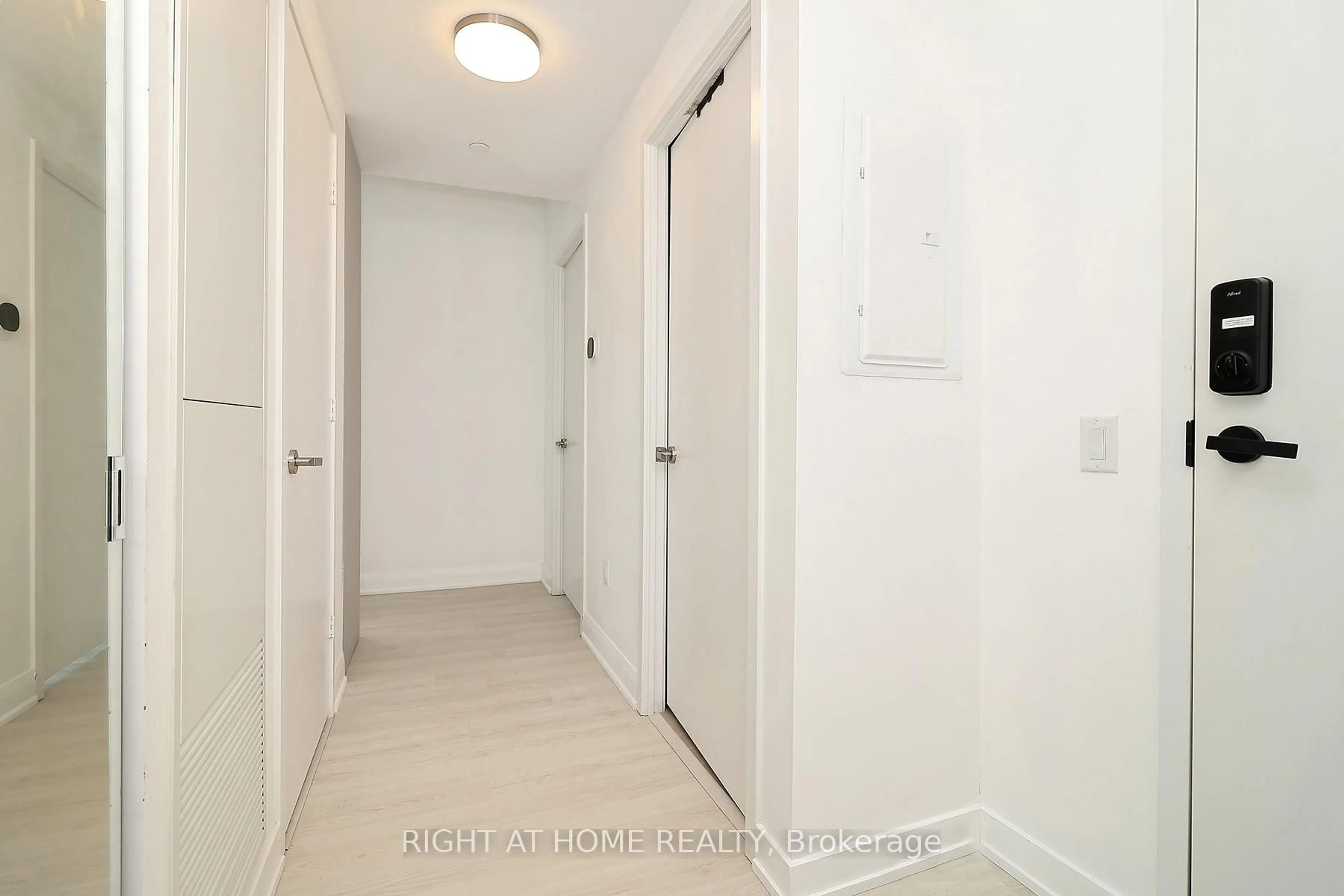 A pic of a room for 3883 Quartz Rd #4203, Mississauga Ontario L5B 0M4