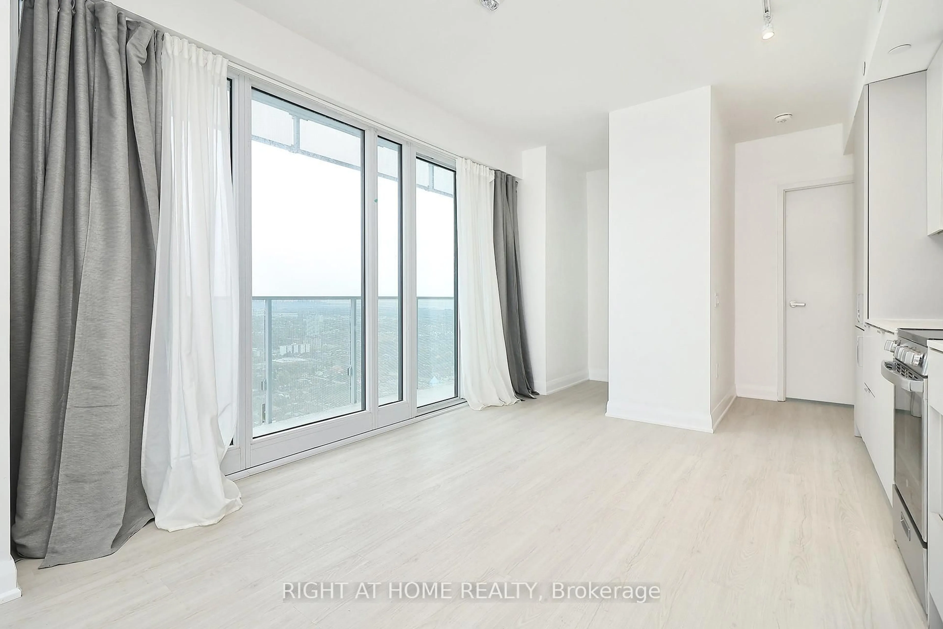 A pic of a room for 3883 Quartz Rd #4203, Mississauga Ontario L5B 0M4