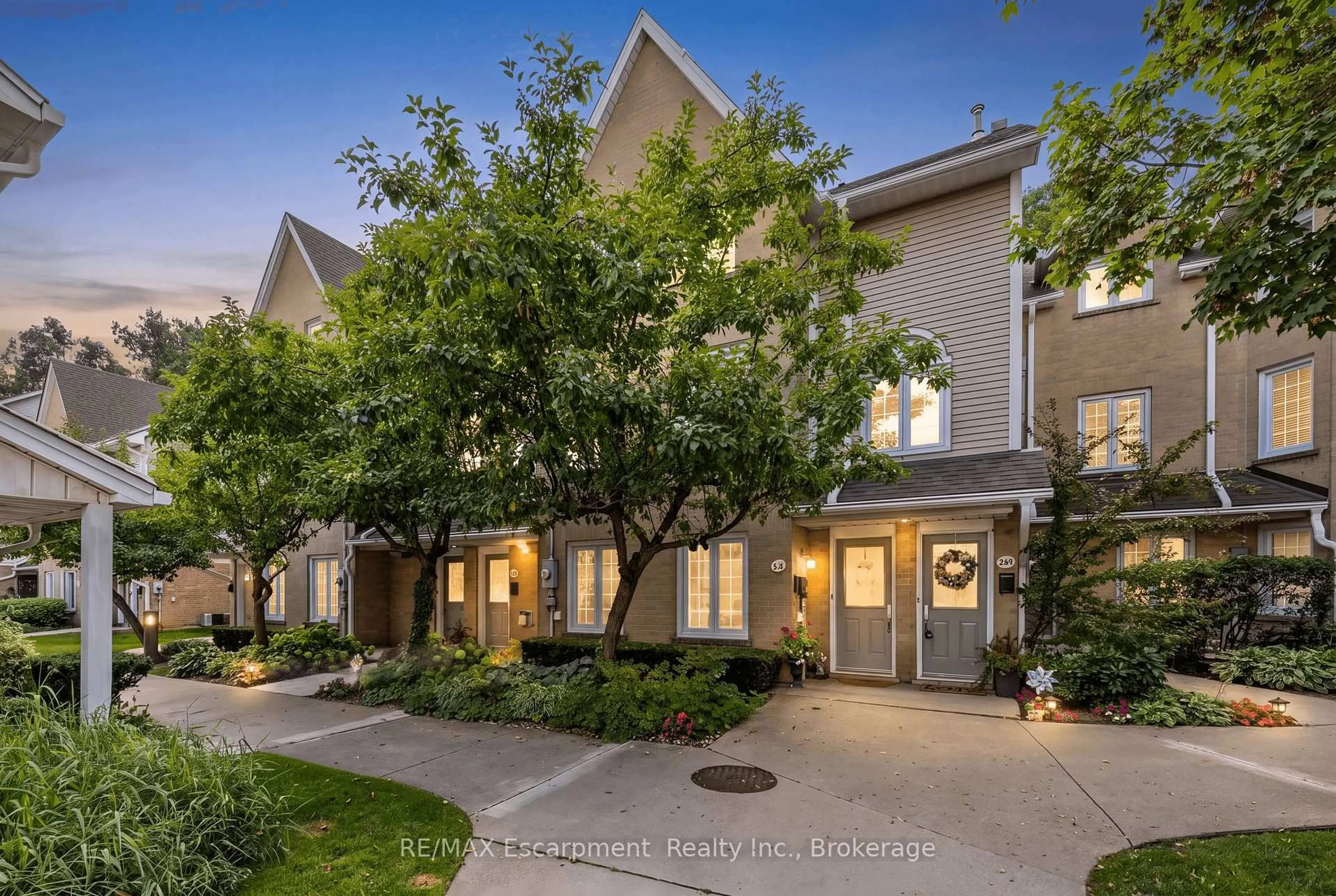 Unknown for 2110 Cleaver Ave #218, Burlington Ontario L7M 3Z3