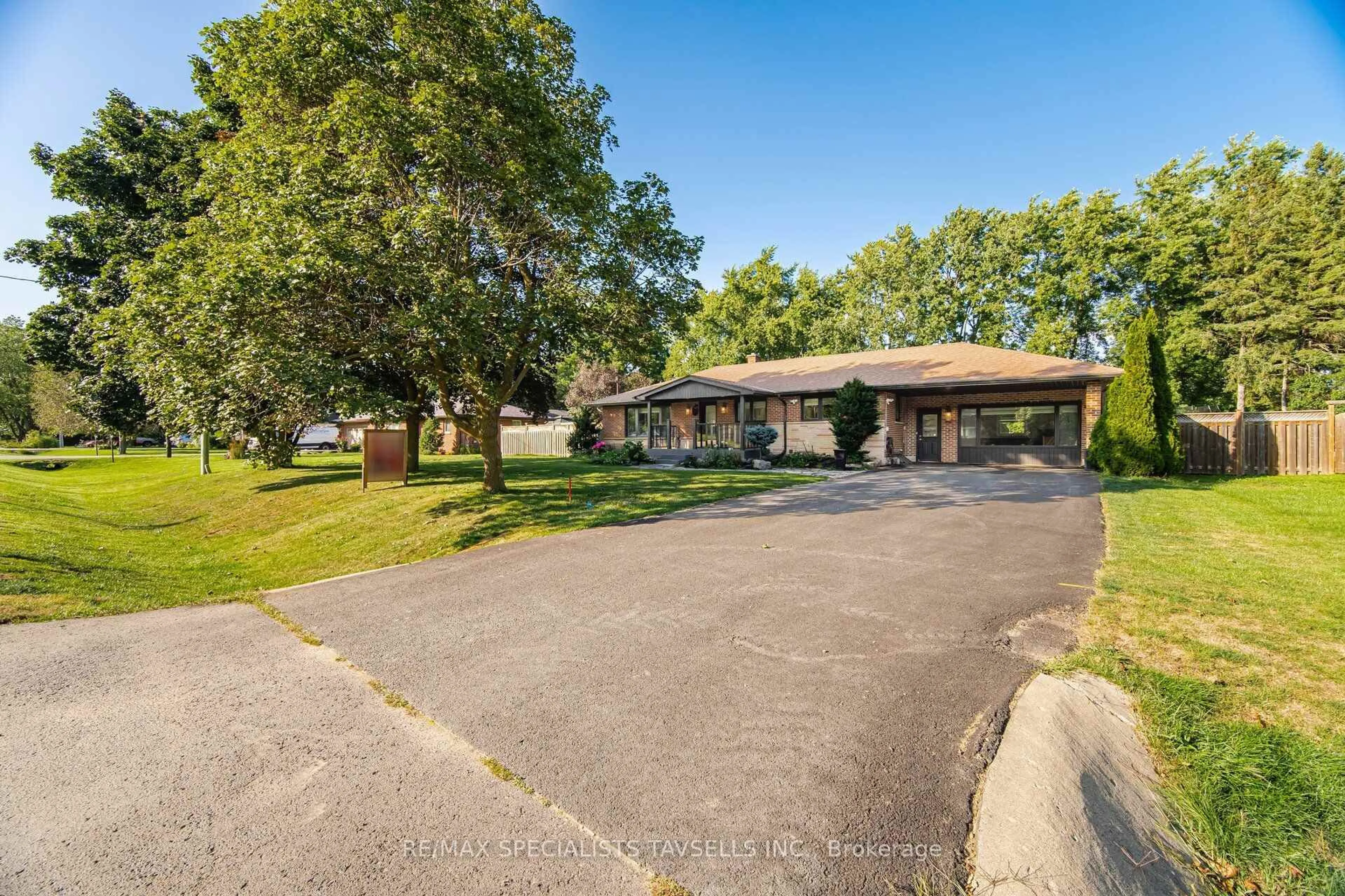 A pic from outside/outdoor area/front of a property/back of a property/a pic from drone, unknown for 6 Maple Grove Rd, Caledon Ontario L7K 0Z3