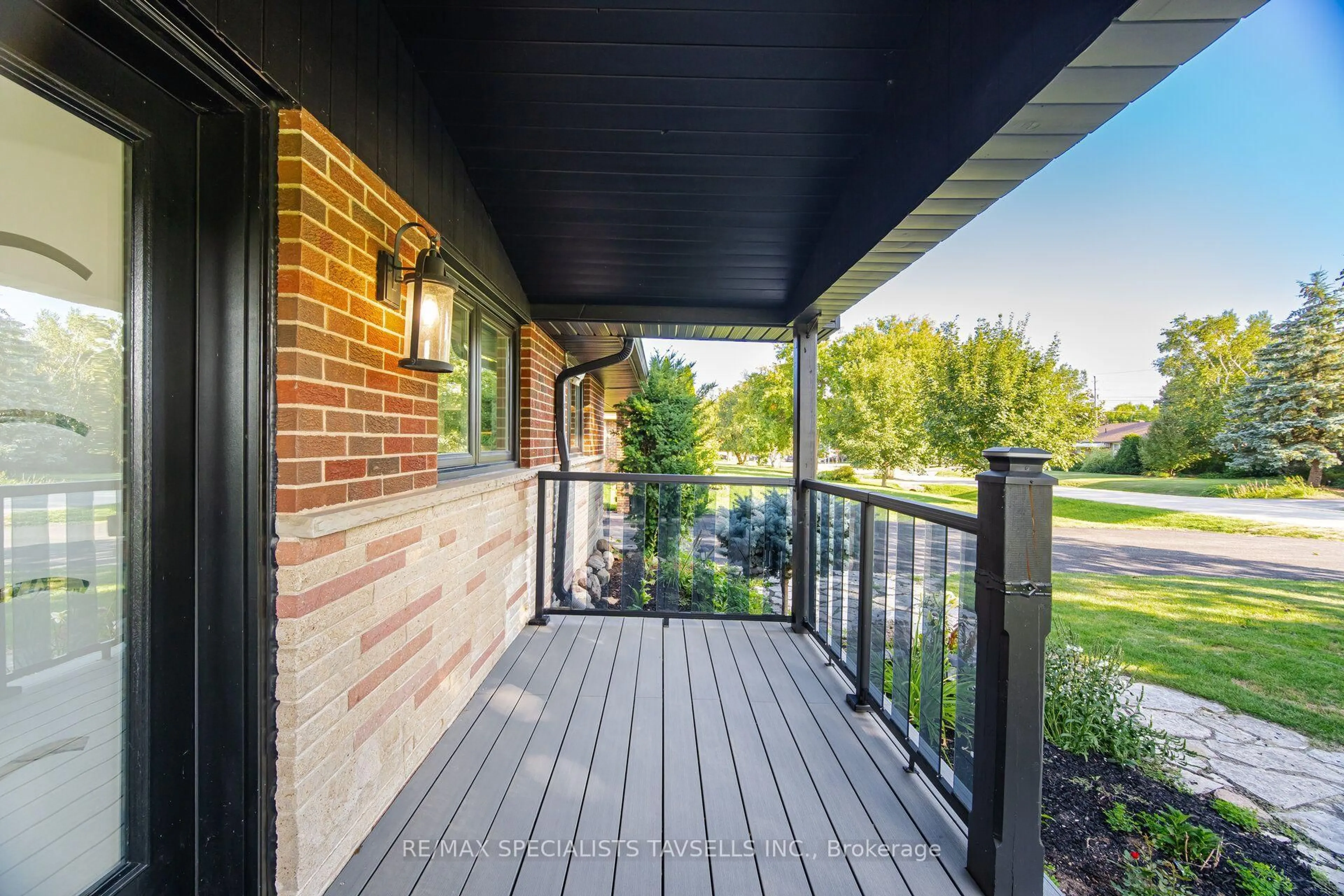 Patio, street for 6 Maple Grove Rd, Caledon Ontario L7K 0Z3