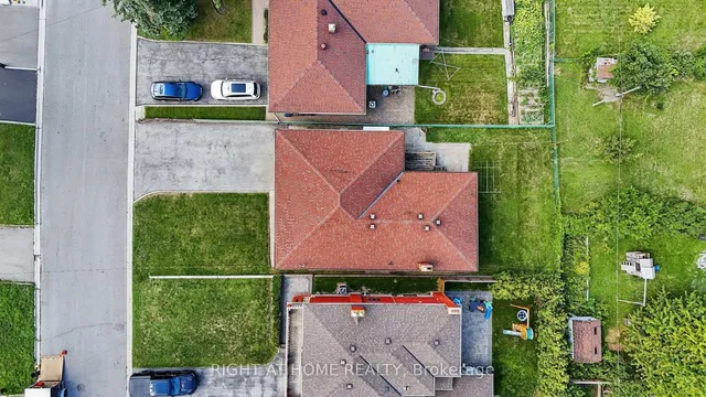 84 Raven Rd, Toronto 5