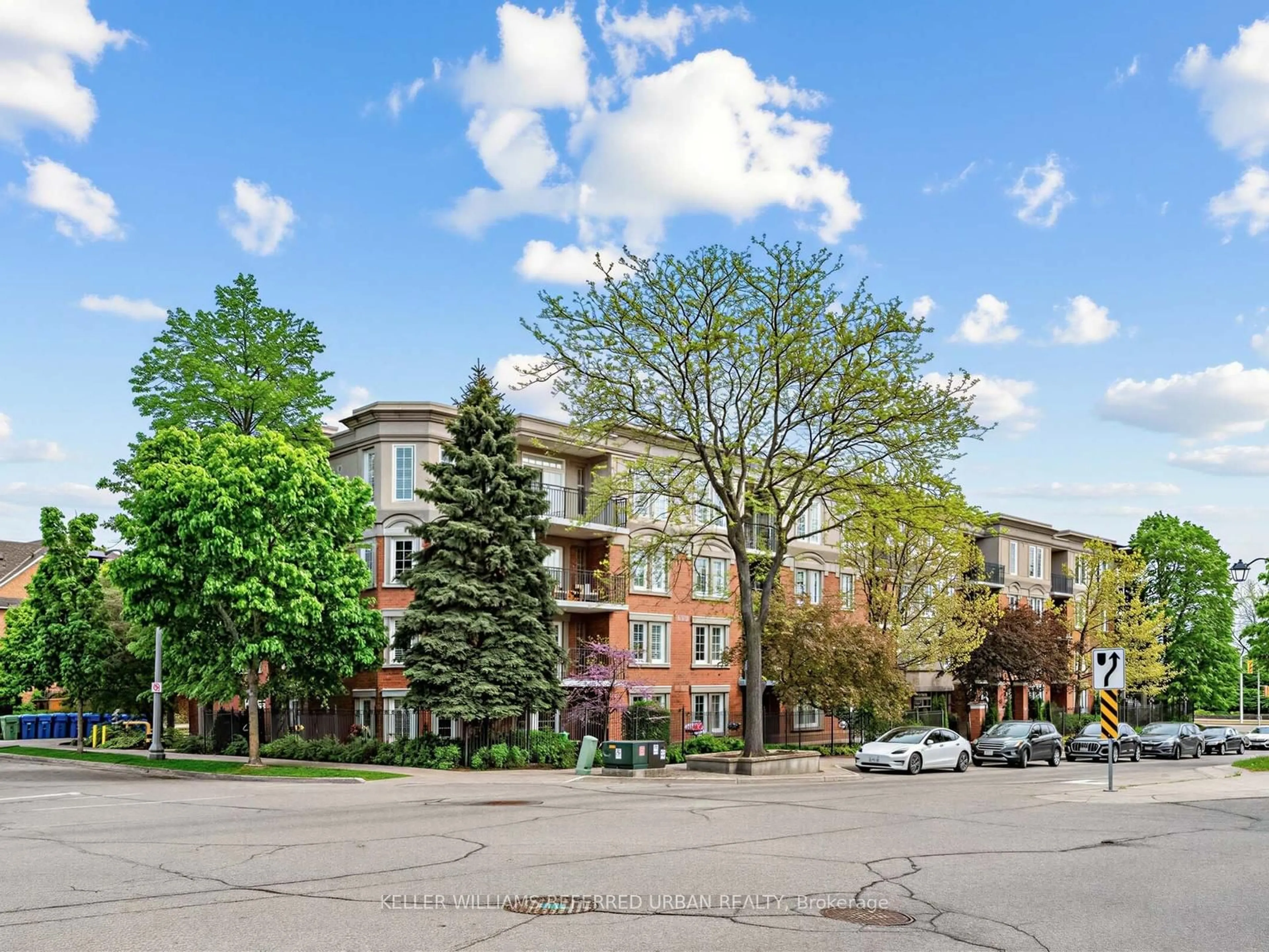 Patio, street for 2301 Parkhaven Blvd #406, Oakville Ontario L6H 6V6