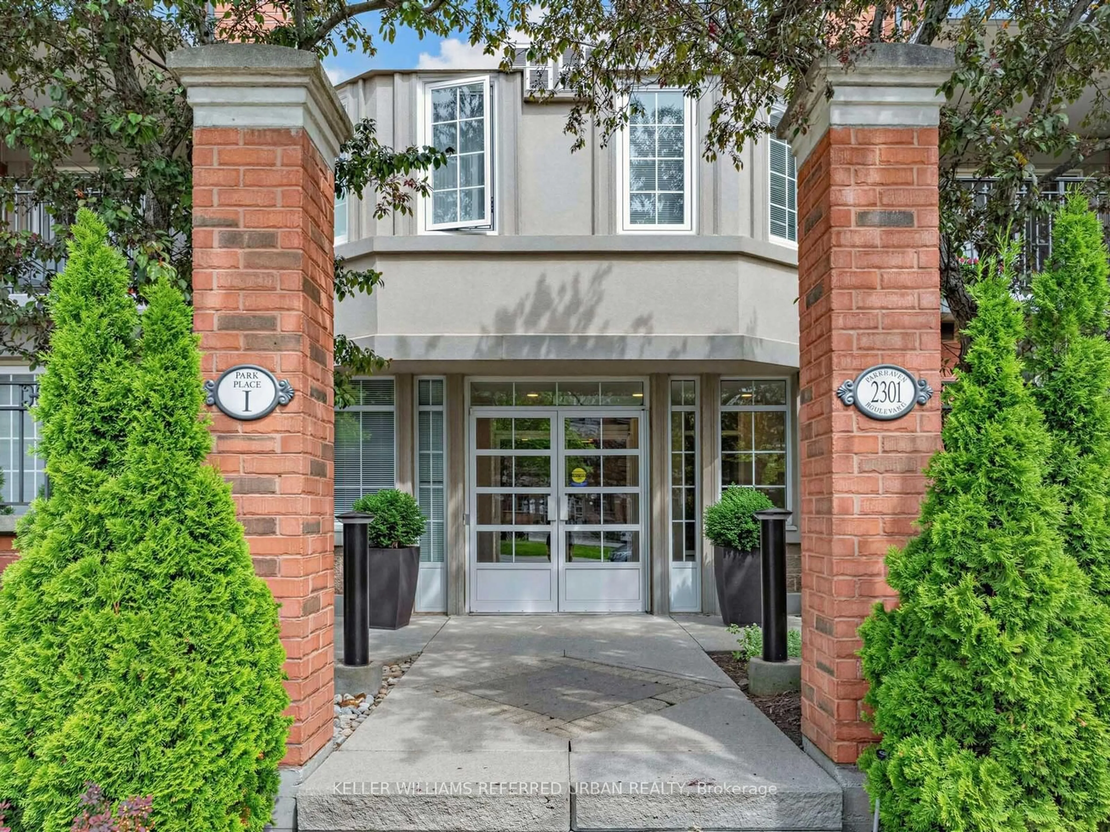 Indoor entryway for 2301 Parkhaven Blvd #406, Oakville Ontario L6H 6V6