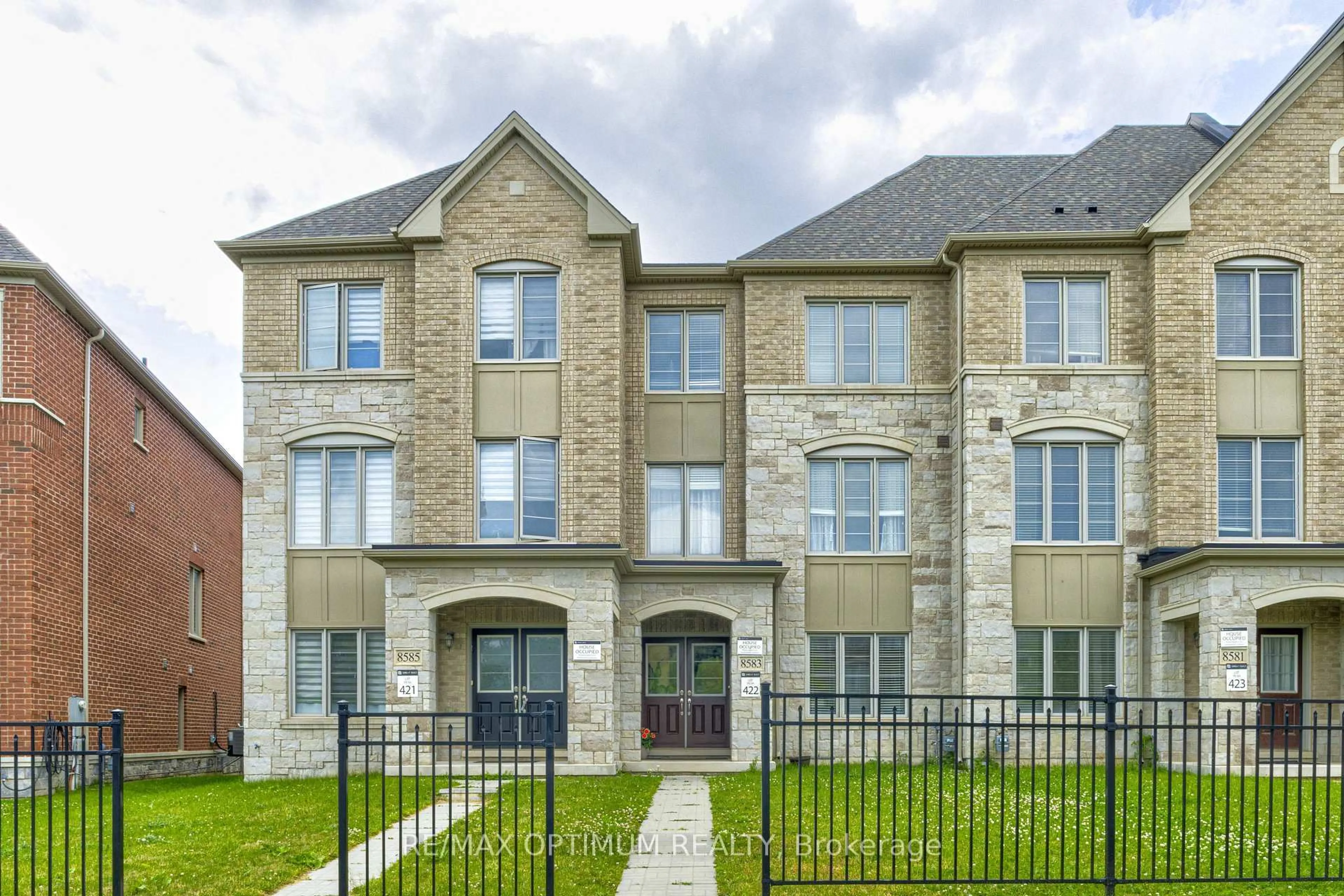 Home with brick exterior material, unknown for 8583 Financial Dr, Brampton Ontario L6Y 6C4