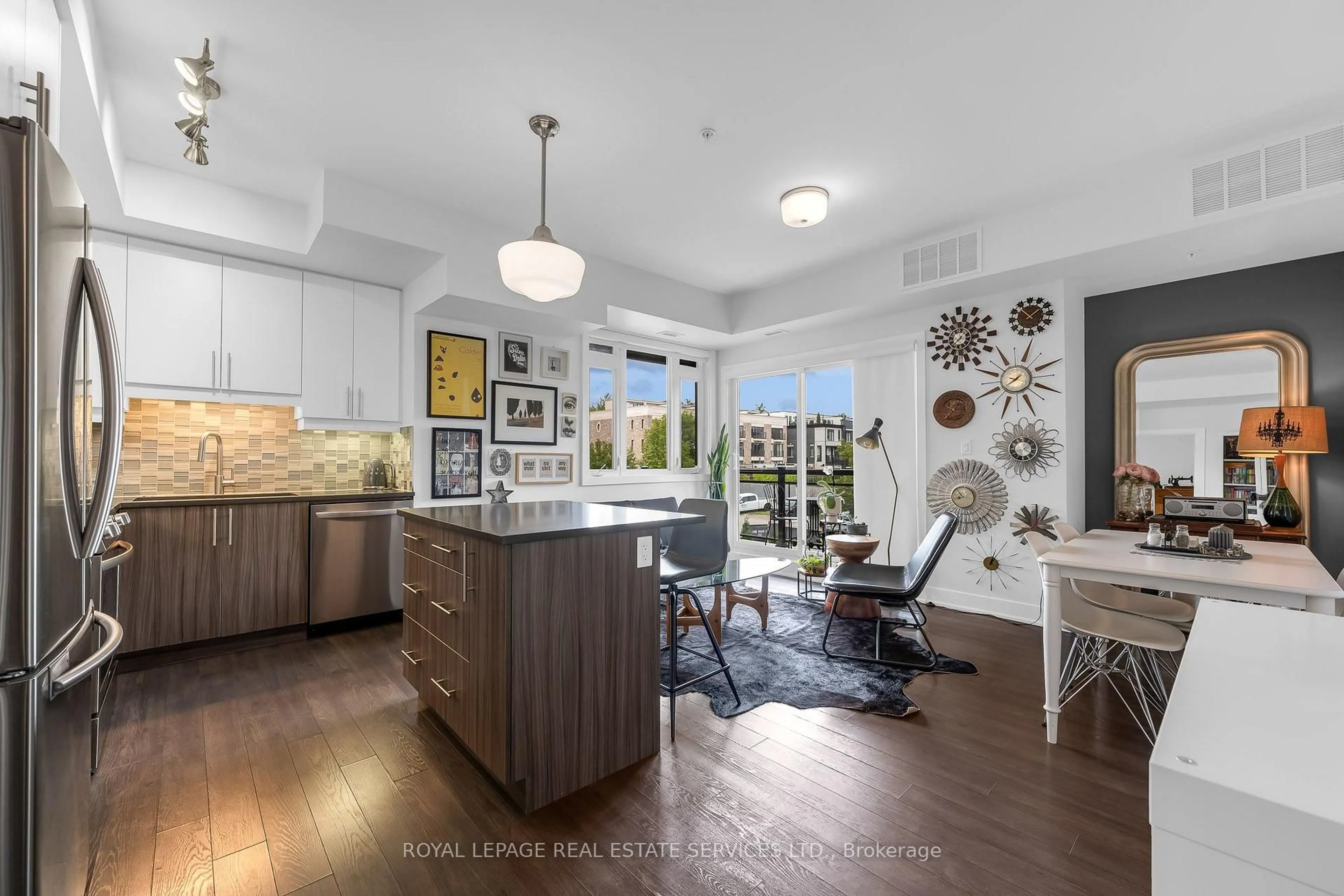 Open concept kitchen, unknown for 128 Garden Dr #203, Oakville Ontario L6K 0H7