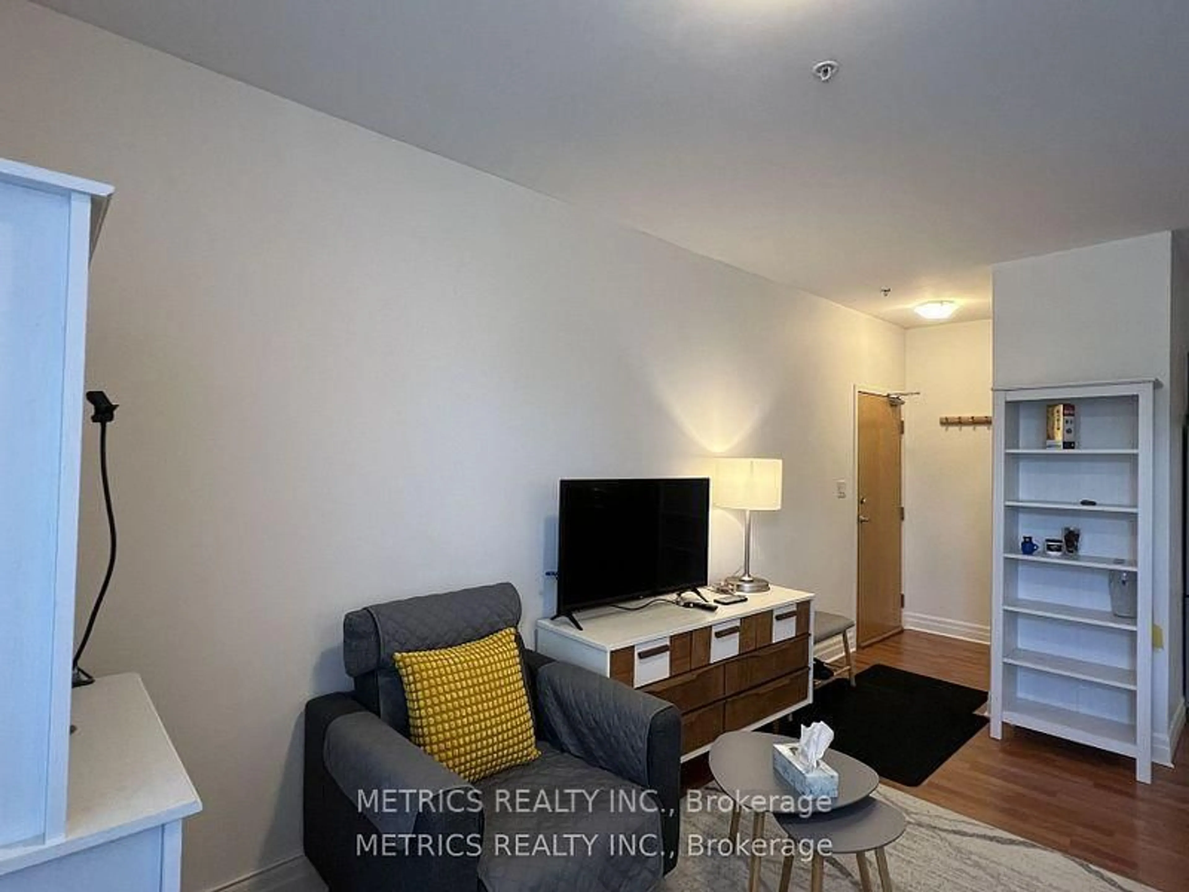 Living room with furniture, unknown for 459 kerr St #201, Oakville Ontario L6K 3C2