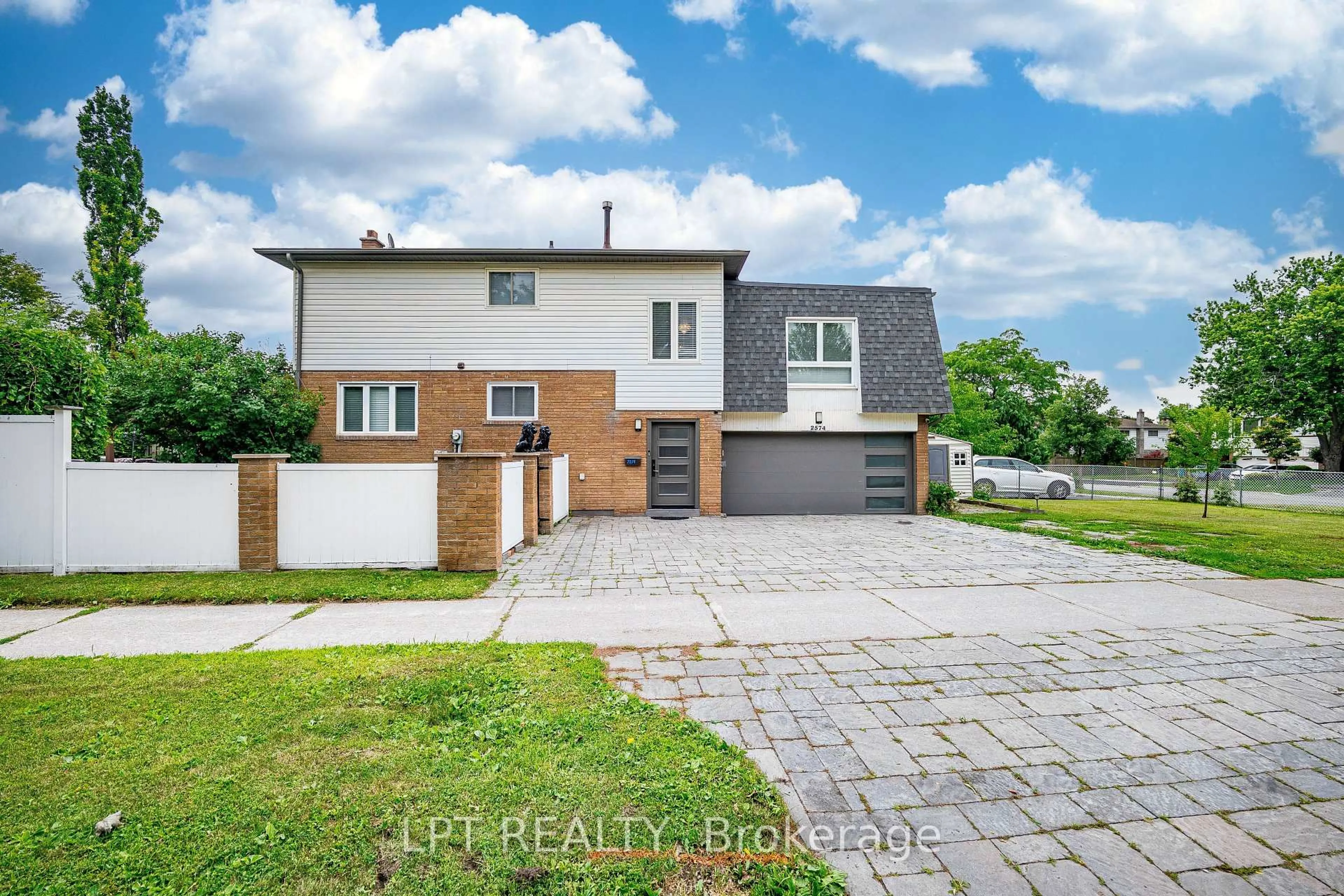 Unknown for 2574 Council Ring Rd, Mississauga Ontario L5L 1X5