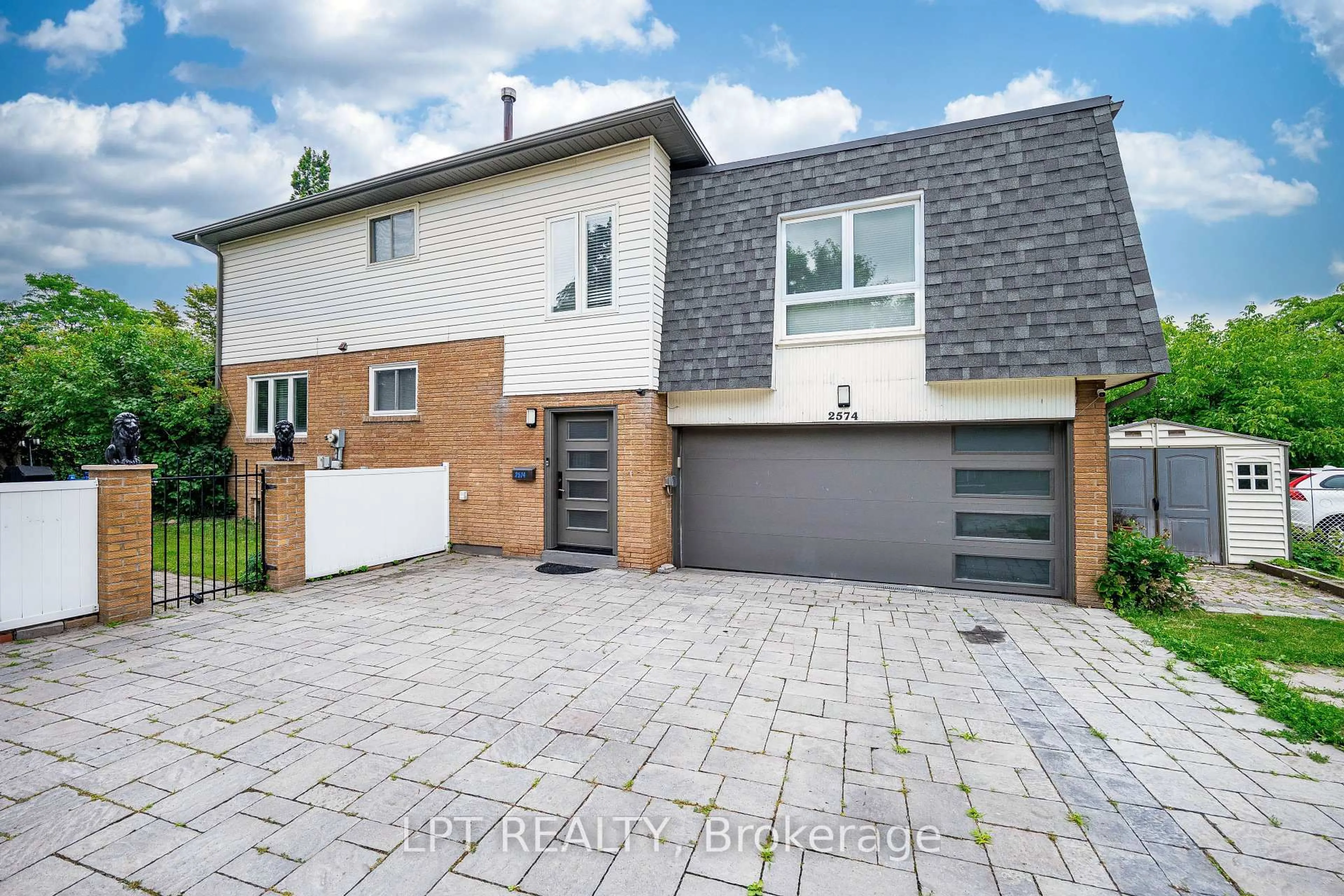 Home with brick exterior material, street for 2574 Council Ring Rd, Mississauga Ontario L5L 1X5