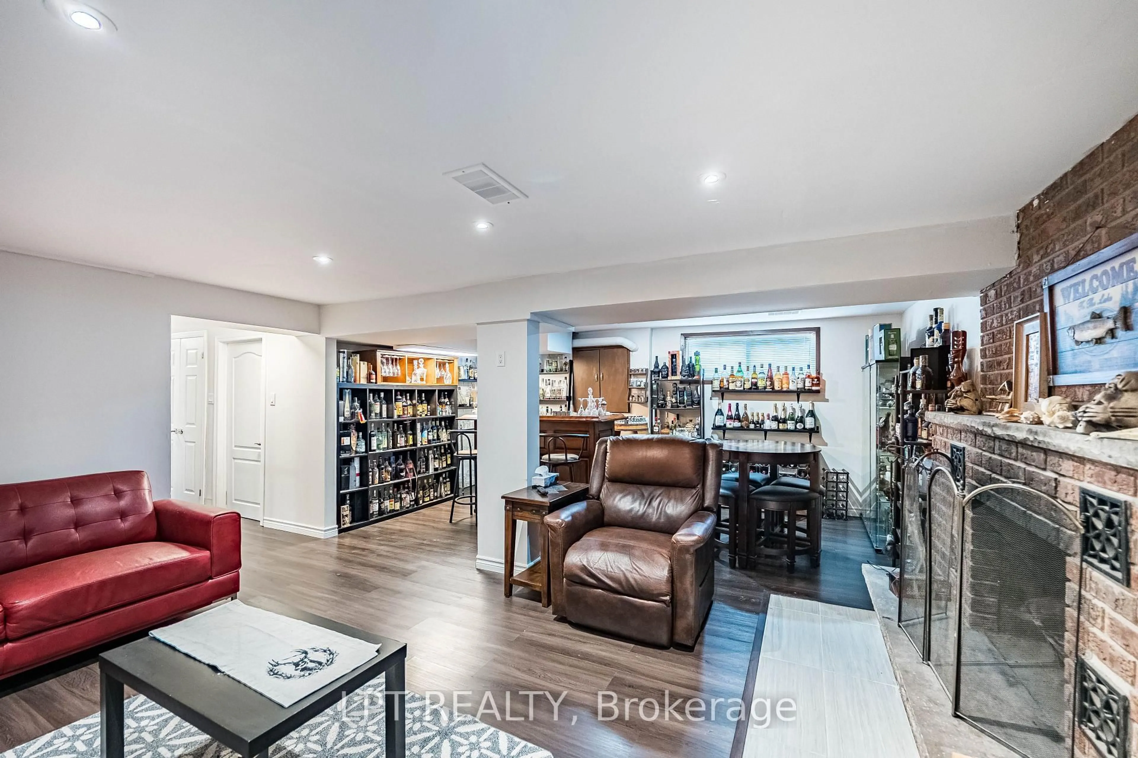 Unknown for 2574 Council Ring Rd, Mississauga Ontario L5L 1X5