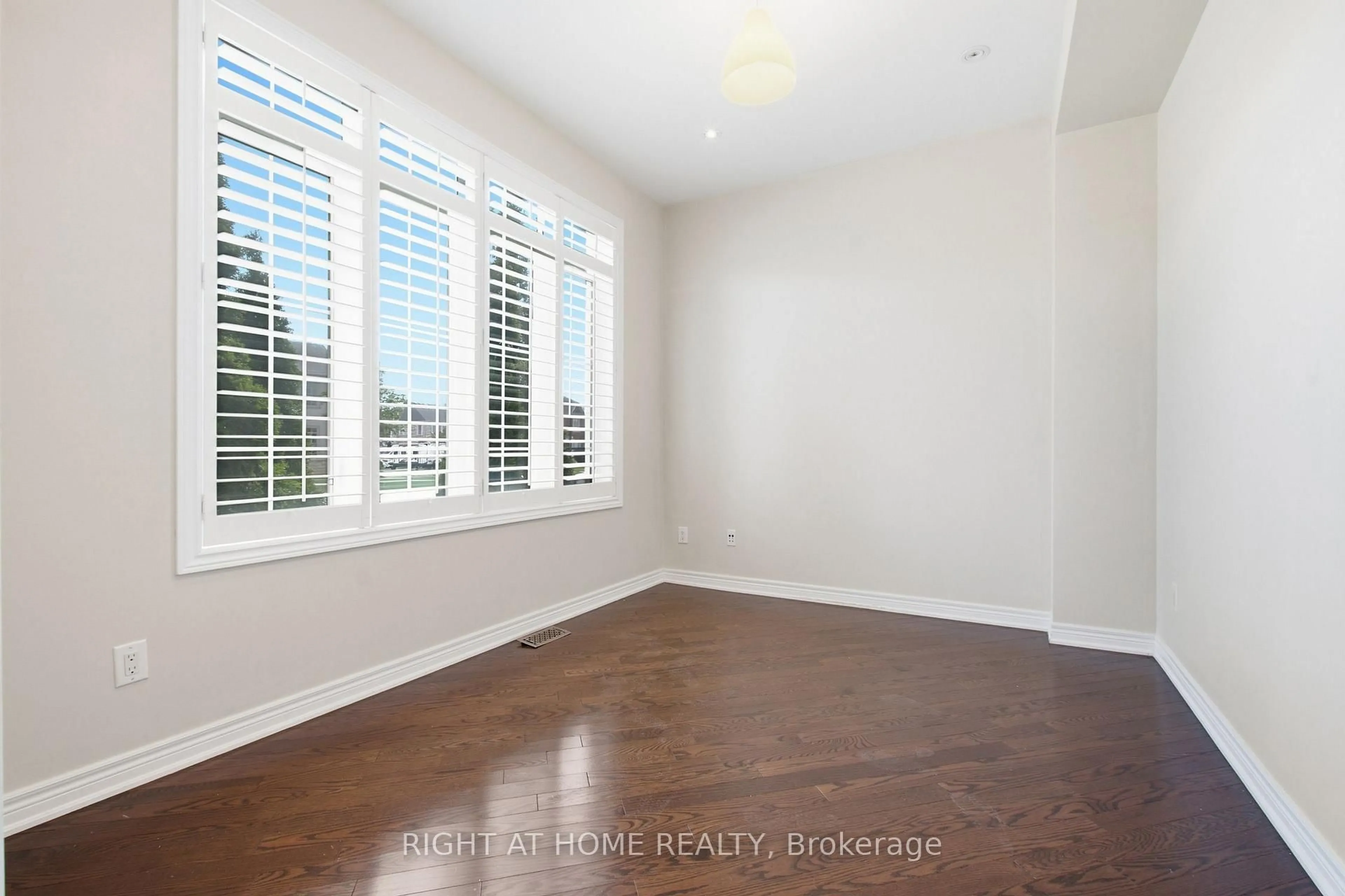 A pic of a room for 4713 Thomas Alton Blvd, Burlington Ontario L7M 0K5
