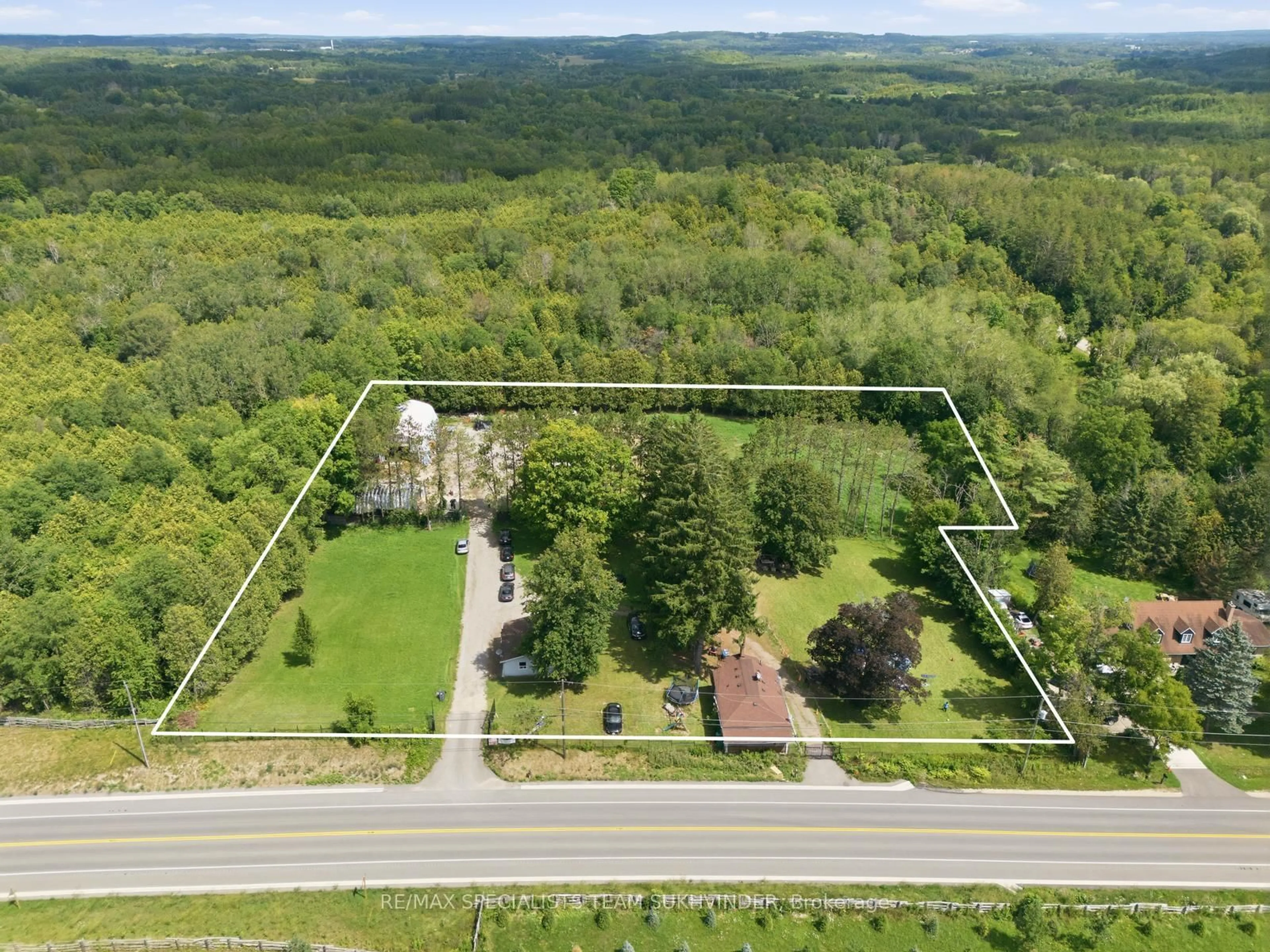 A pic from outside/outdoor area/front of a property/back of a property/a pic from drone, unknown for 17043 The Gore Rd, Caledon Ontario L7E 0X6