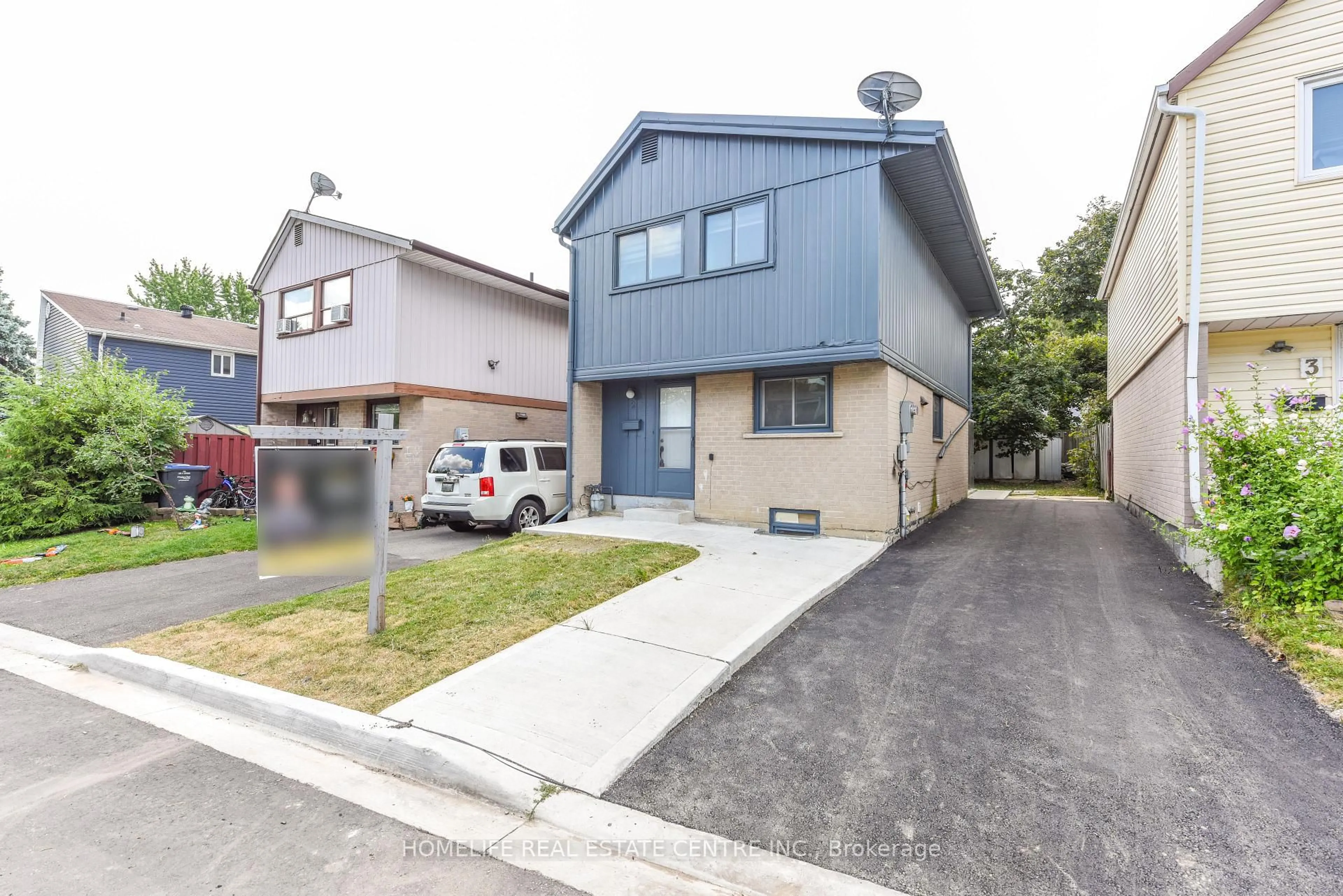 Unknown for 2 Hilda Crt, Brampton Ontario L6S 2C1