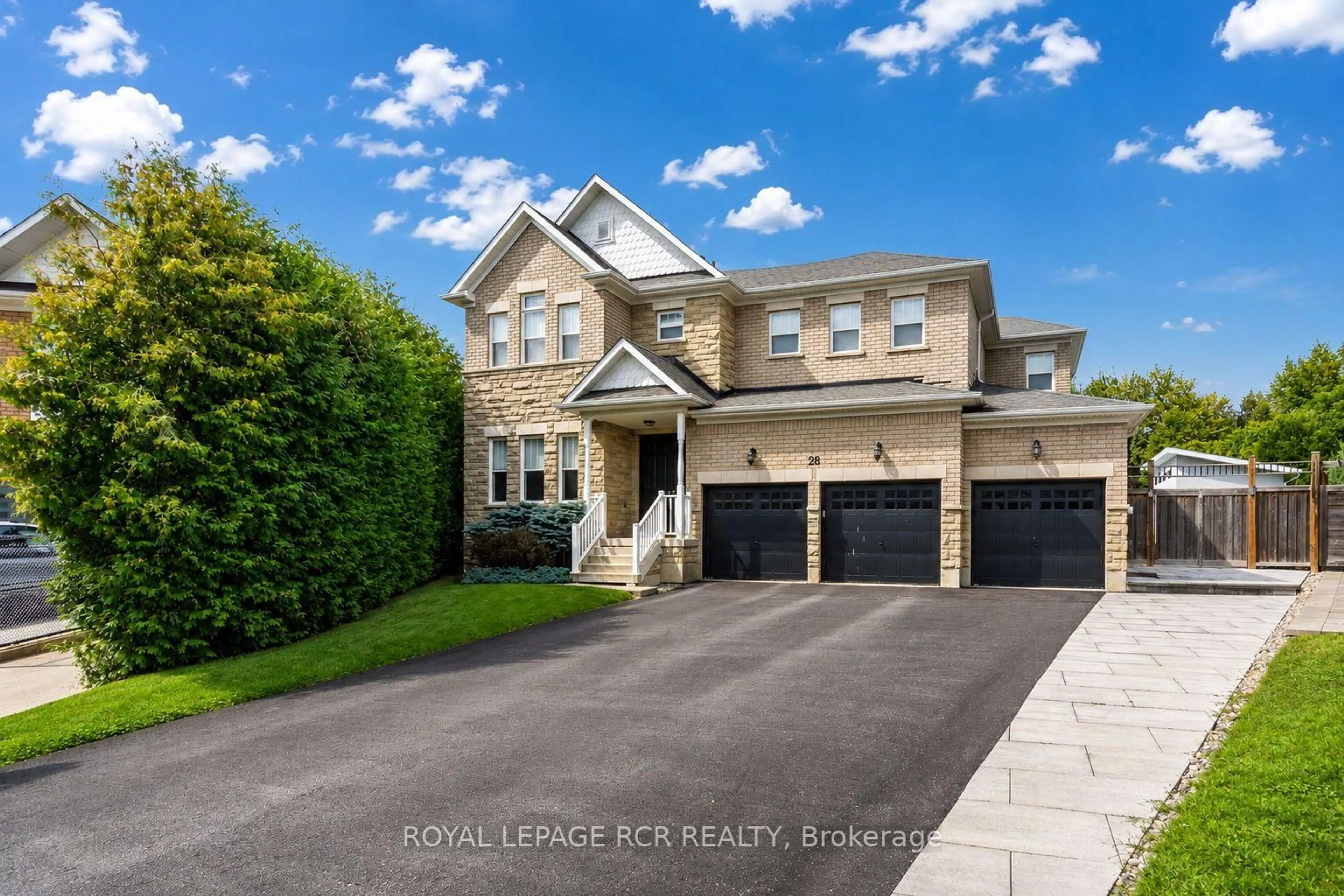 Home with brick exterior material, street for 28 Billy Crt, Caledon Ontario L7C 3X3