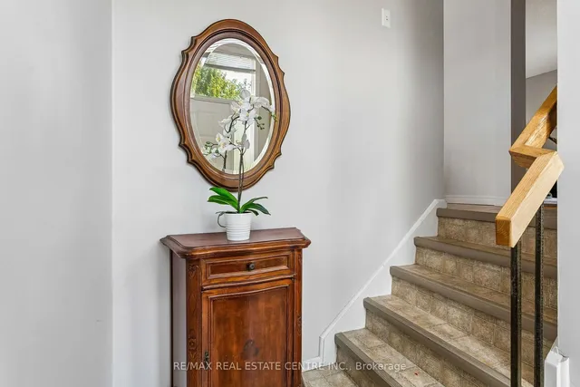 5 Hockley Path, Brampton 5