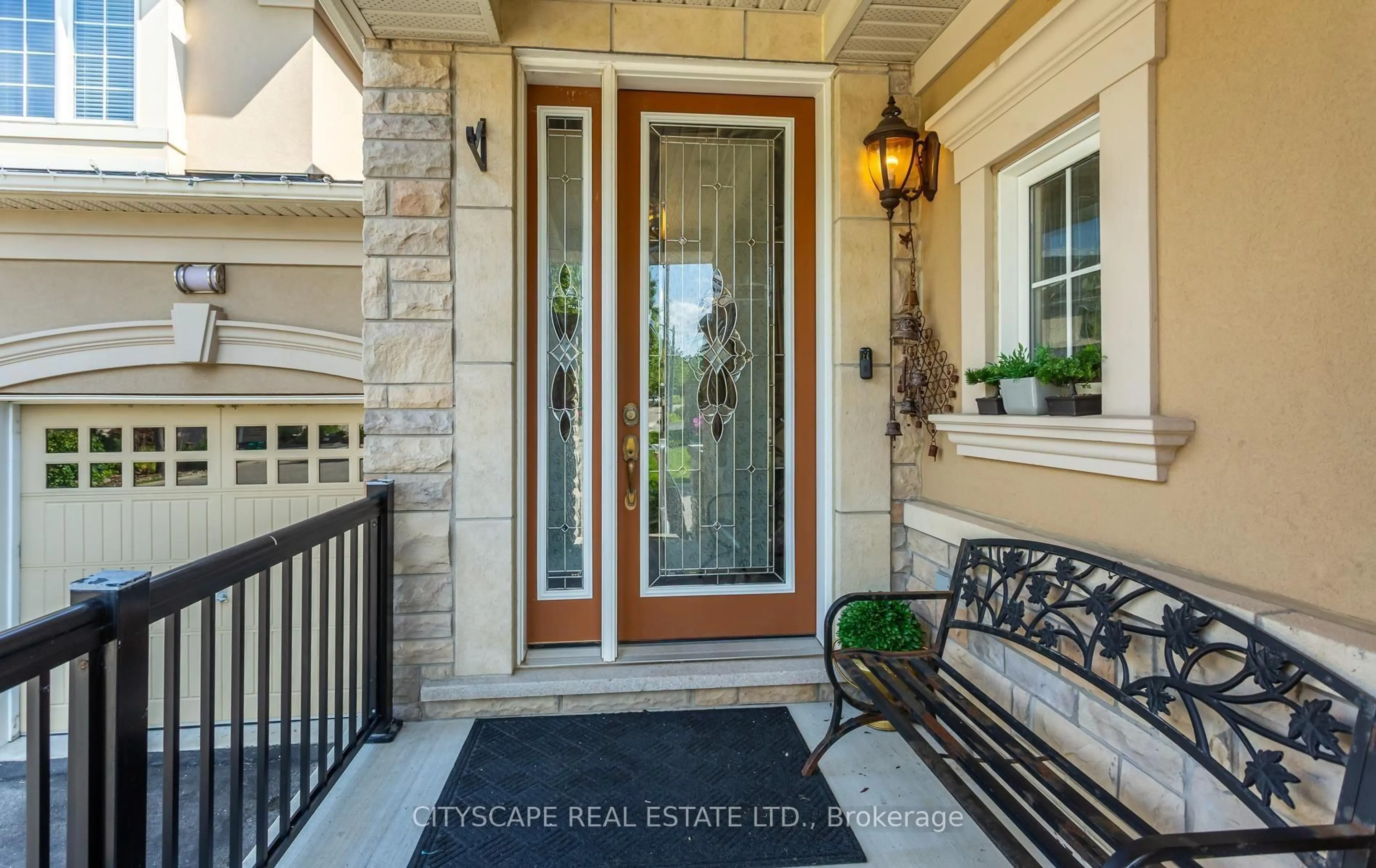 Indoor entryway for 485 Pringle Ave #21, Milton Ontario L9T 8A9