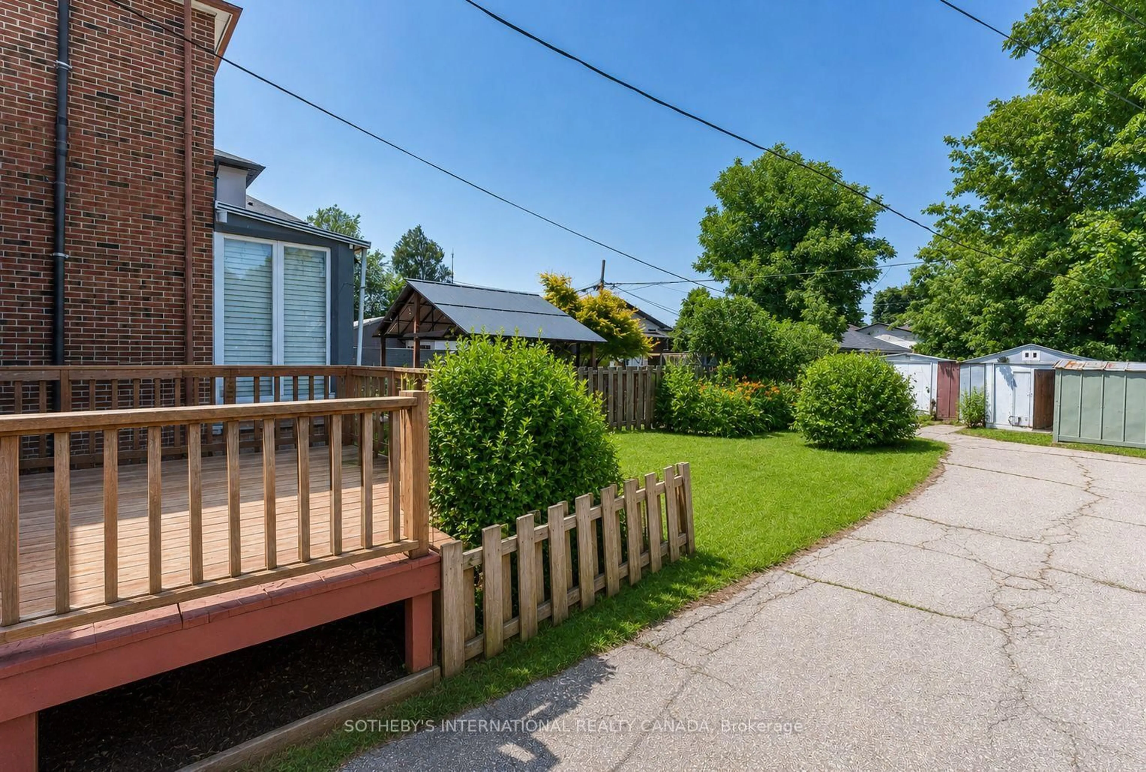 A pic from outside/outdoor area/front of a property/back of a property/a pic from drone, street for 4 Marshall Blvd, Toronto Ontario M6N 2R7