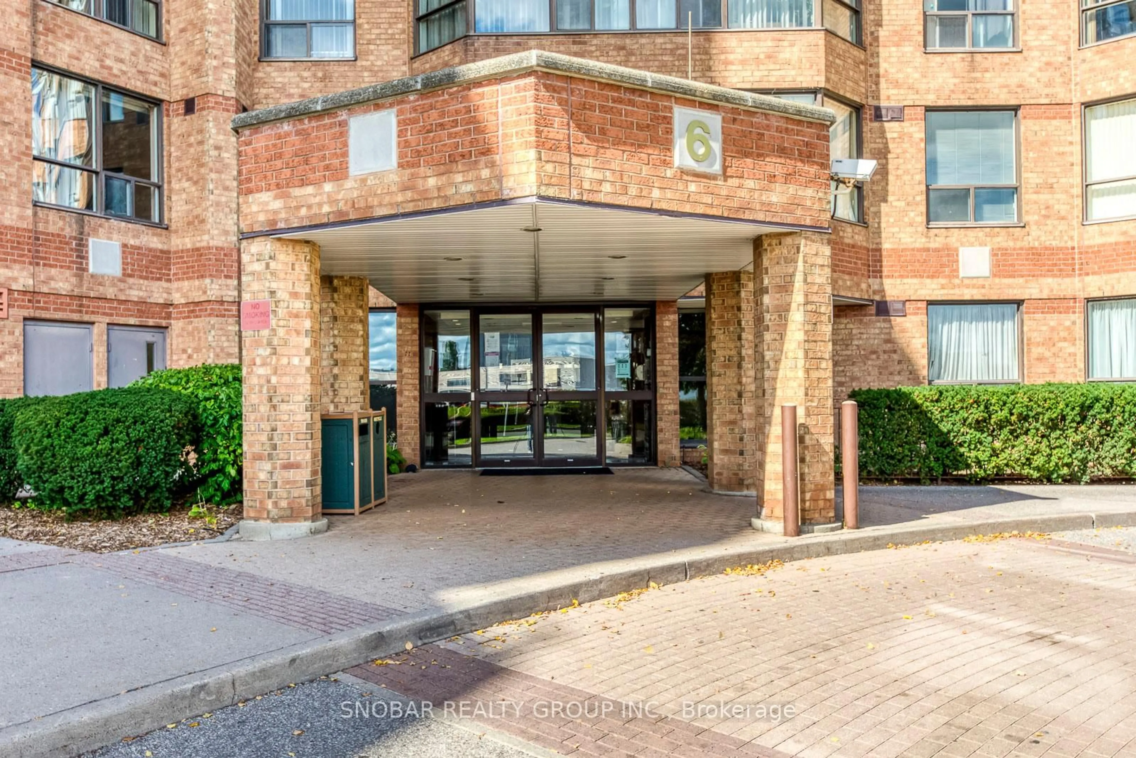 Indoor foyer for 6 Humberline Dr #206, Toronto Ontario M9W 6X8