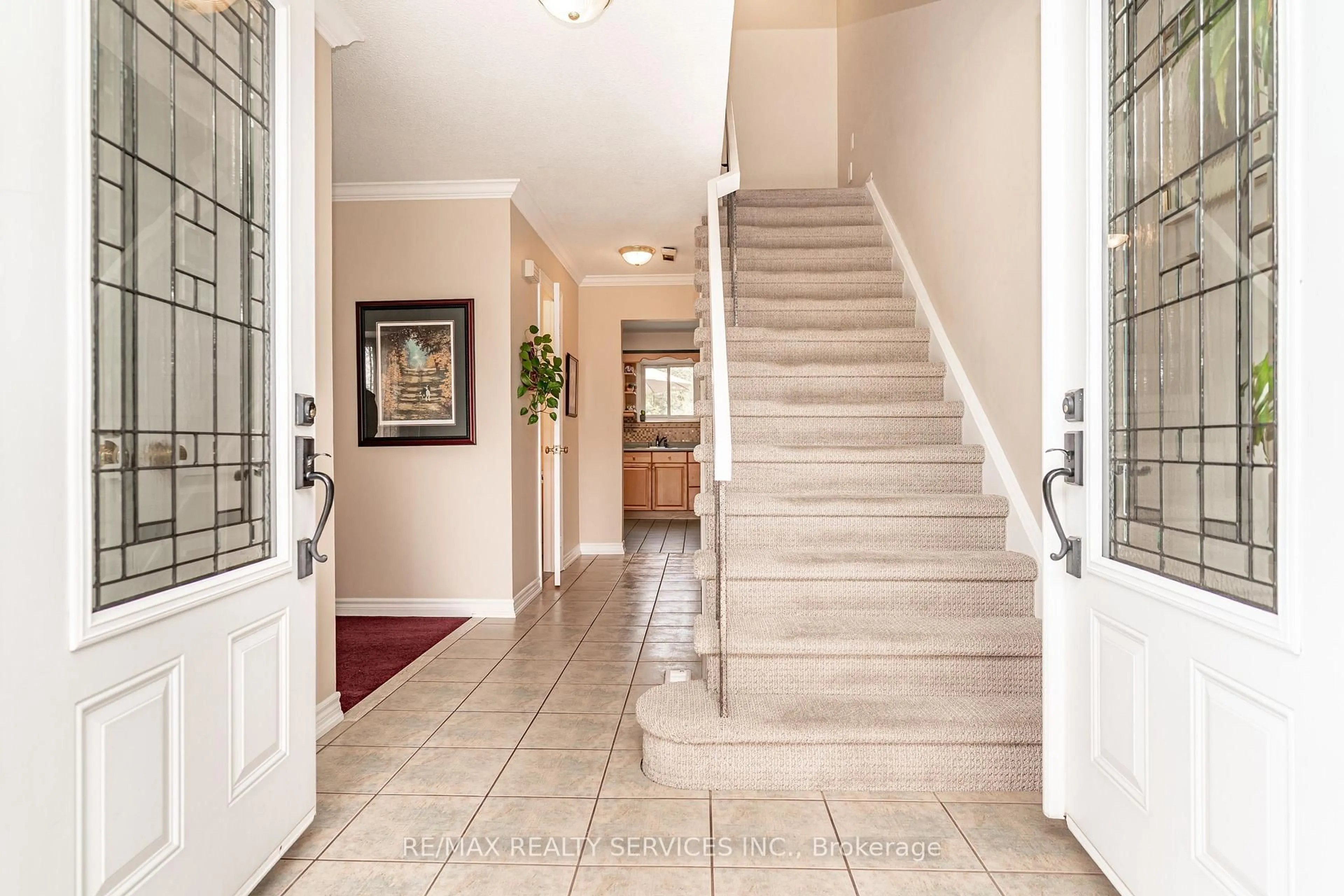 Indoor entryway for 4 Markham St, Brampton Ontario L6S 2X7