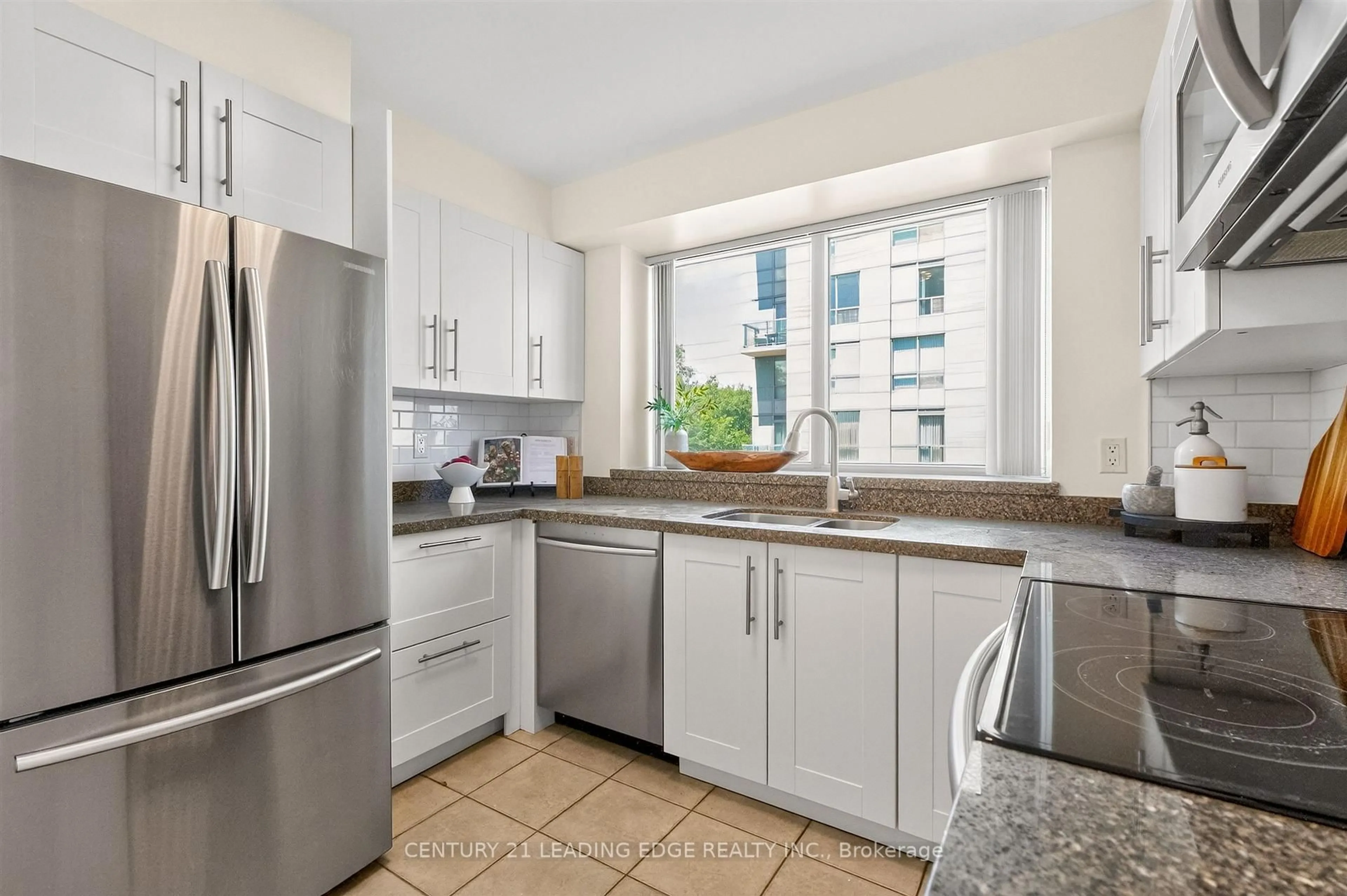 Standard kitchen, unknown for 2585 Erin Centre Blvd #403, Mississauga Ontario L5M 6Z7