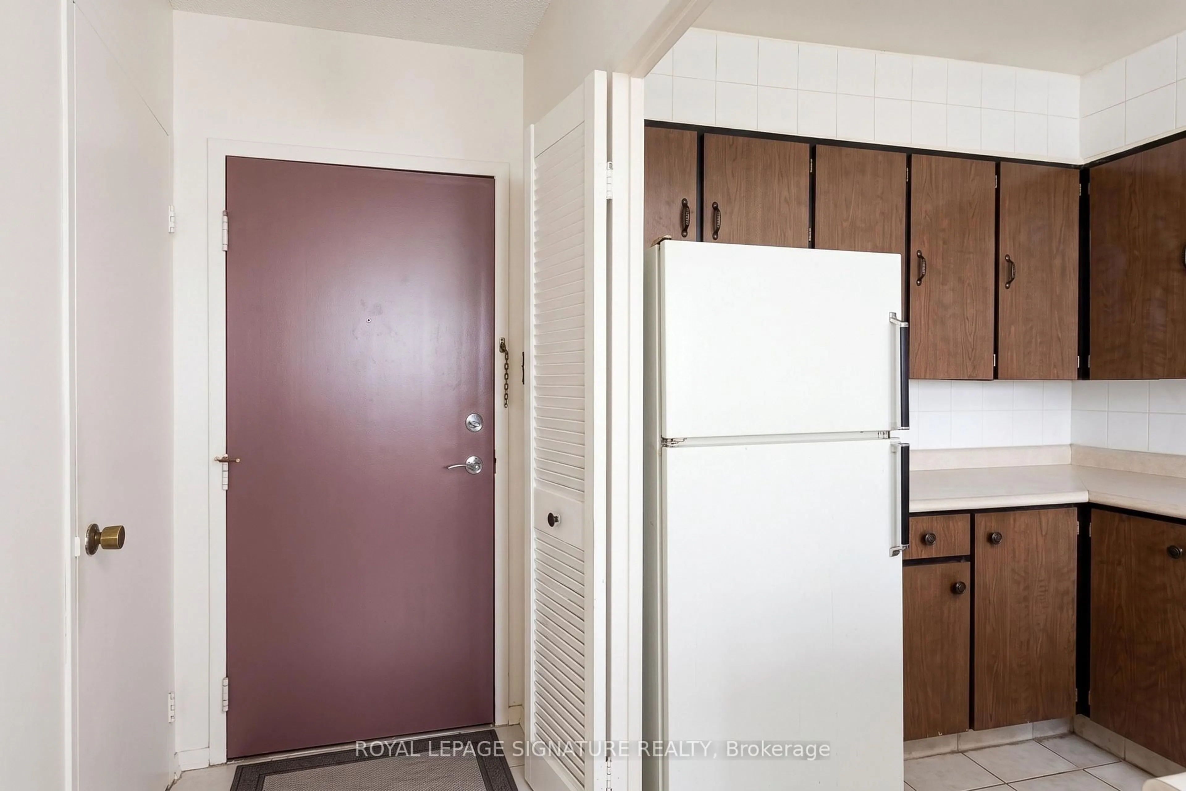 Standard kitchen, unknown for 3390 Weston Rd #2304, Toronto Ontario M9M 2X3