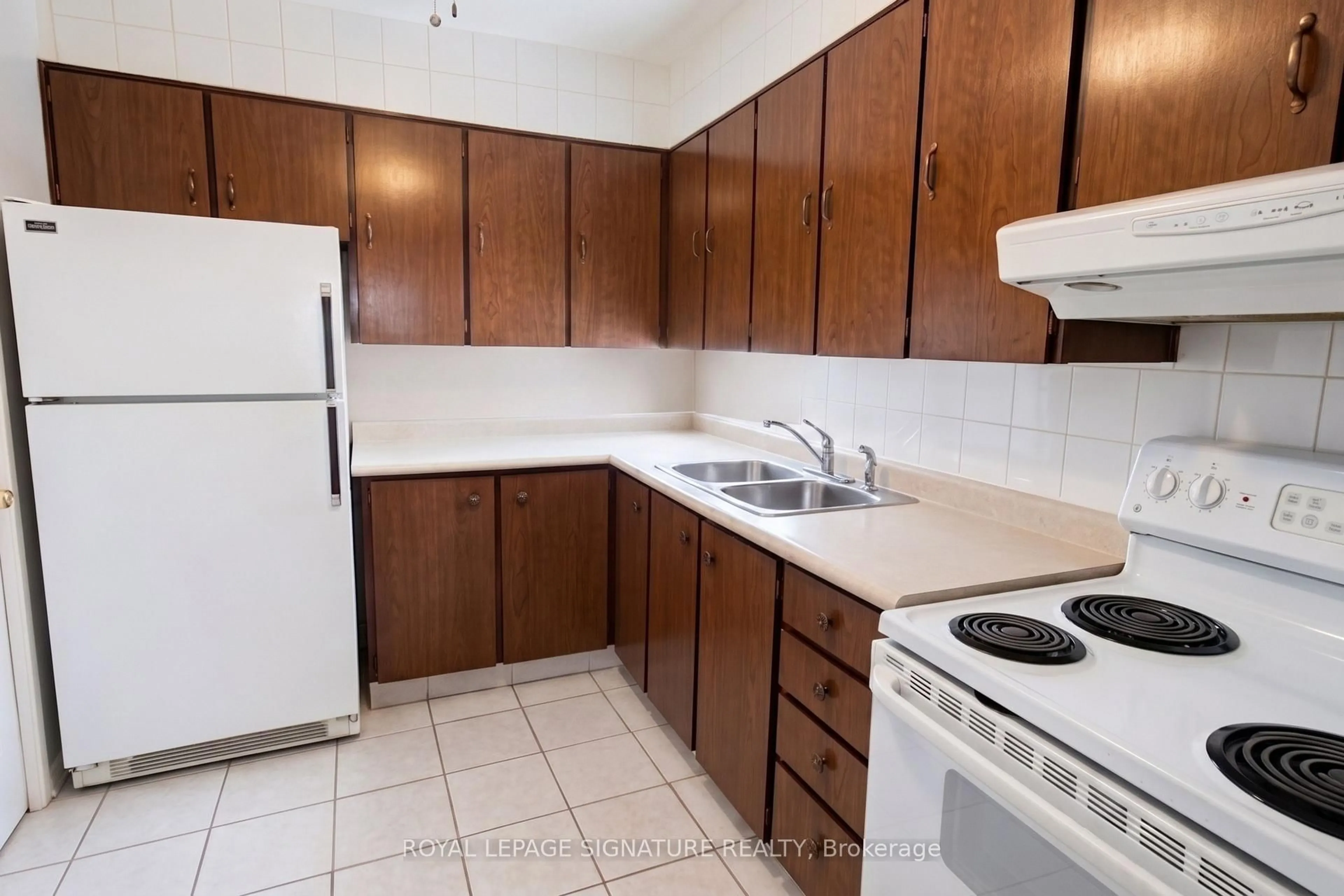 Standard kitchen, unknown for 3390 Weston Rd #2304, Toronto Ontario M9M 2X3