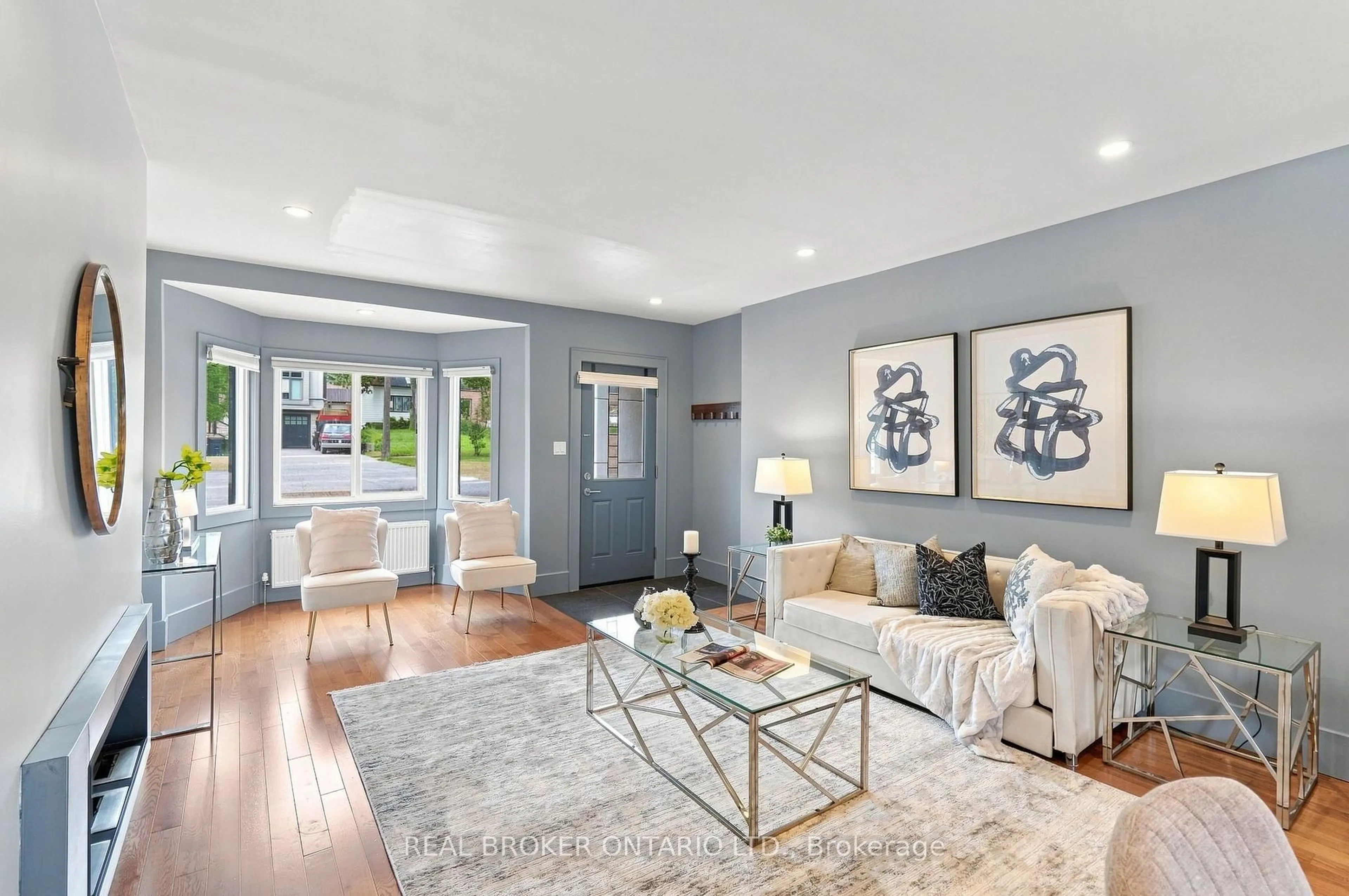 Living room with furniture, unknown for 671 Scarlett Rd, Toronto Ontario M9P 2T2