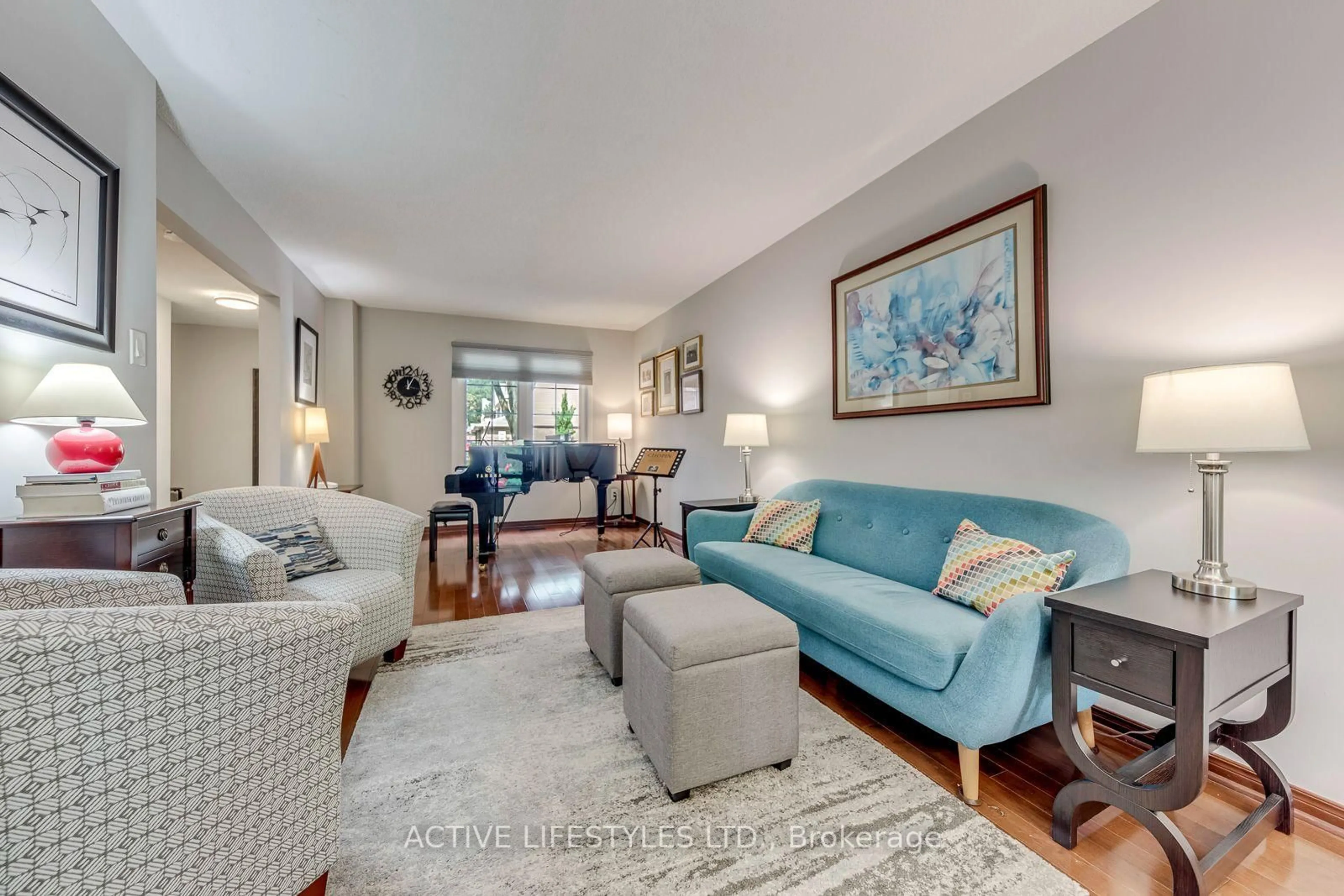 Living room with furniture, unknown for 2766 Folkway Dr #23, Mississauga Ontario L5L 3M3