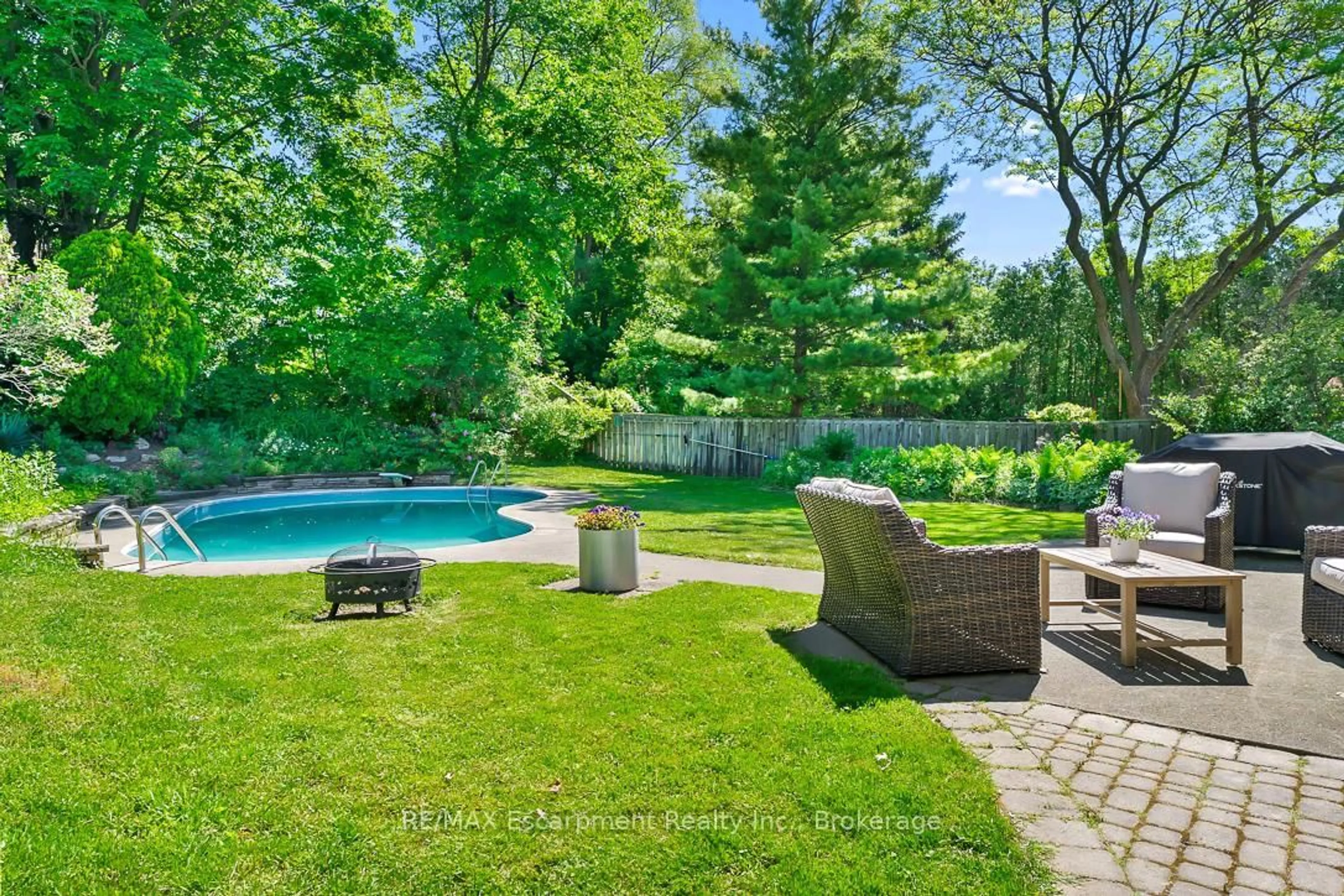 Patio, water/lake/river/ocean view for 255 Spring Garden Rd, Oakville Ontario L6L 5H5