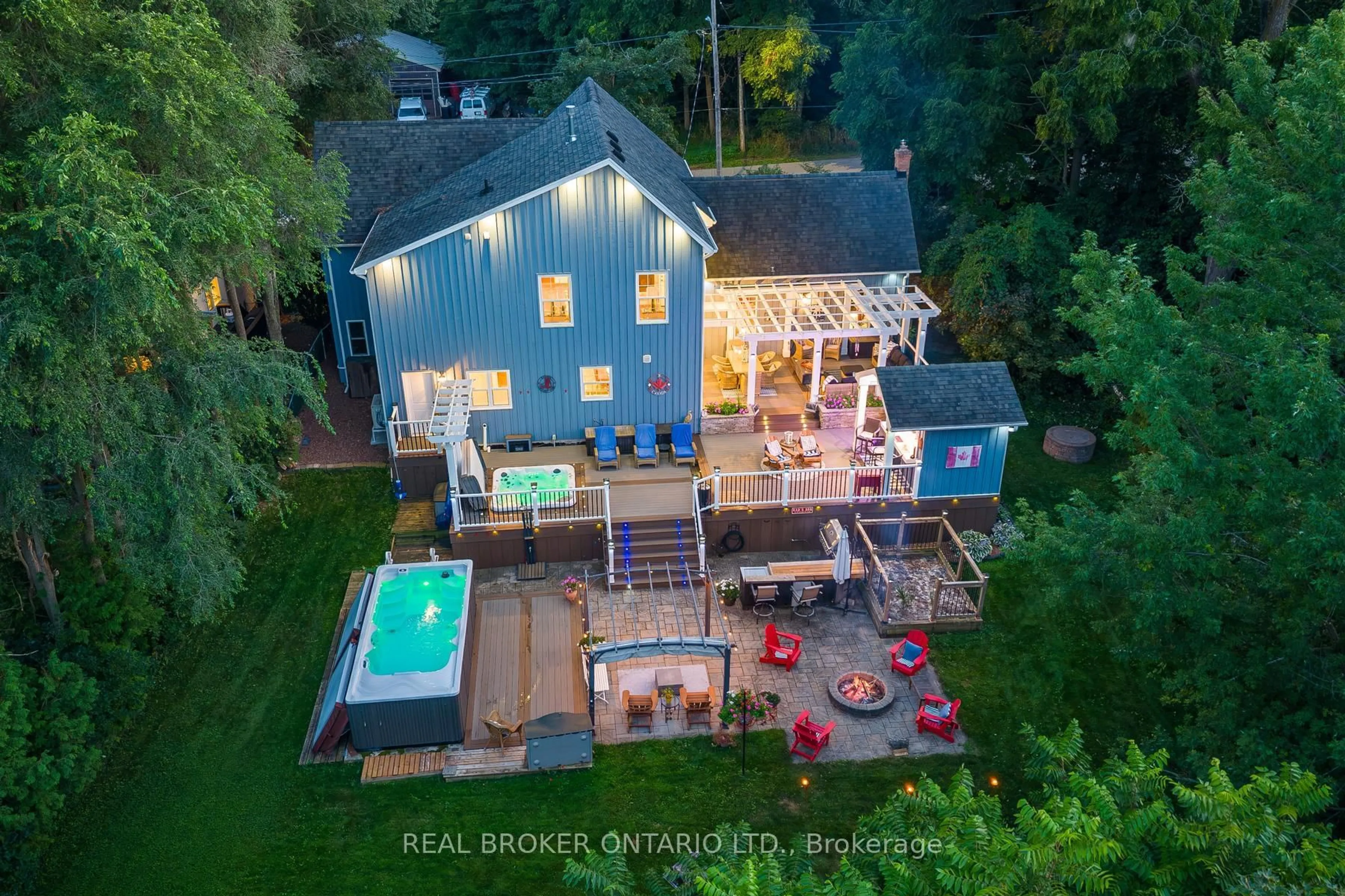 A pic from outside/outdoor area/front of a property/back of a property/a pic from drone, water/lake/river/ocean view for 25 Stewarttown Rd, Halton Hills Ontario L7G 4S5