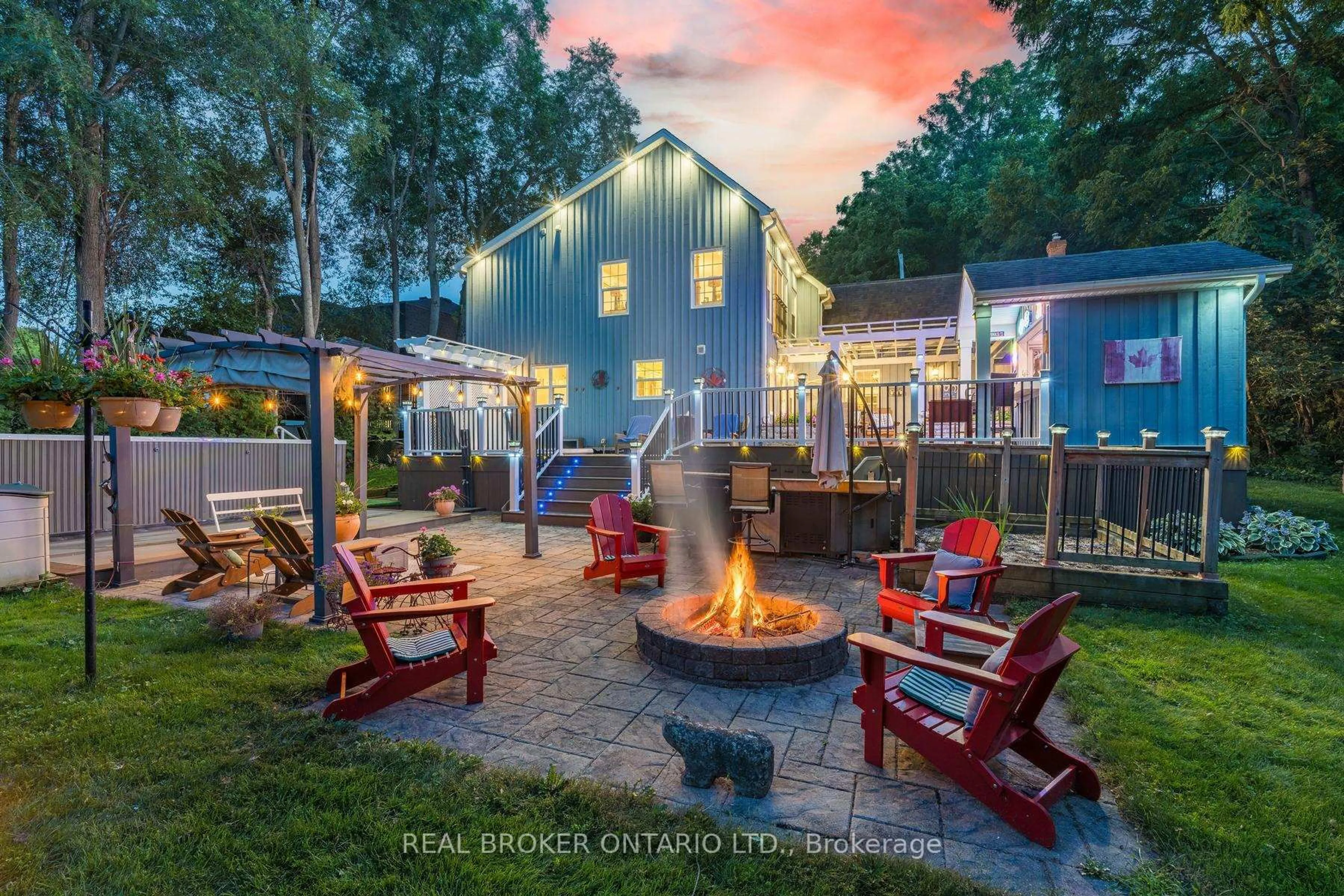 Patio, street for 25 Stewarttown Rd, Halton Hills Ontario L7G 4S5