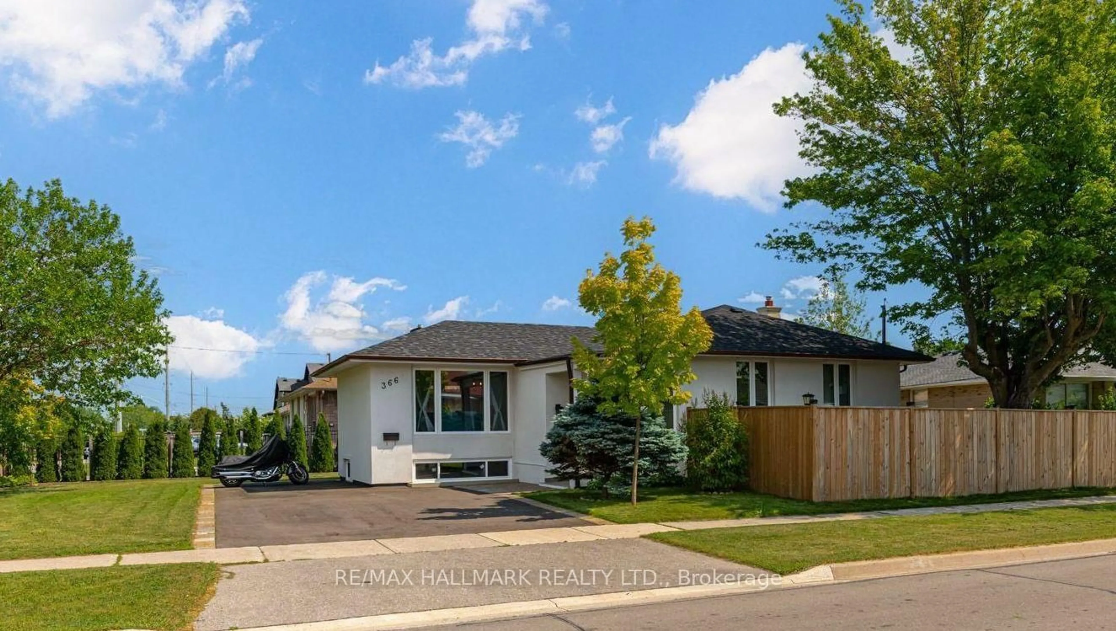 Home with brick exterior material, street for 366 Wildwood Dr, Oakville Ontario L6K 1T2