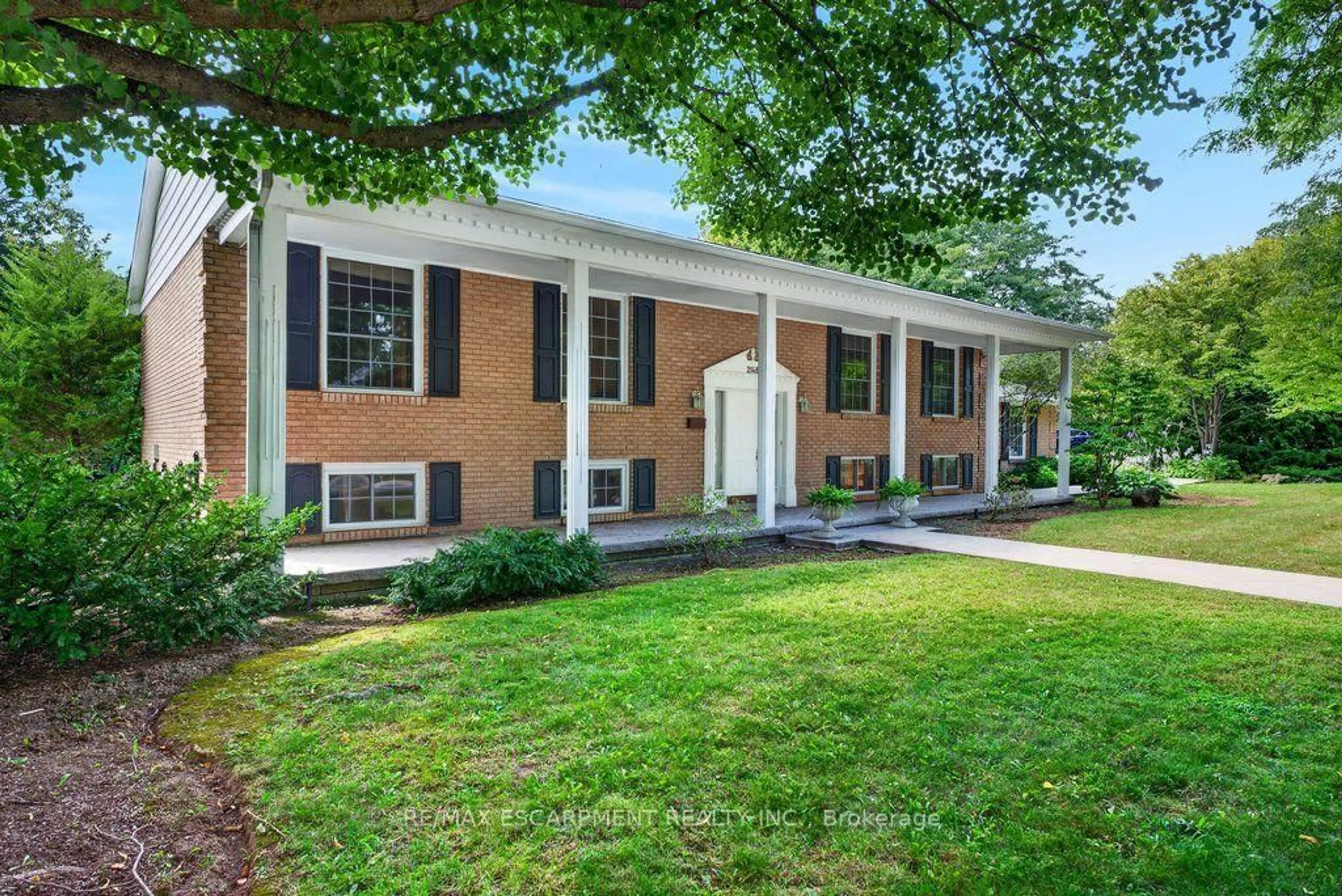 Home with brick exterior material, street for 2148 Kerns Rd, Burlington Ontario L7P 2W3