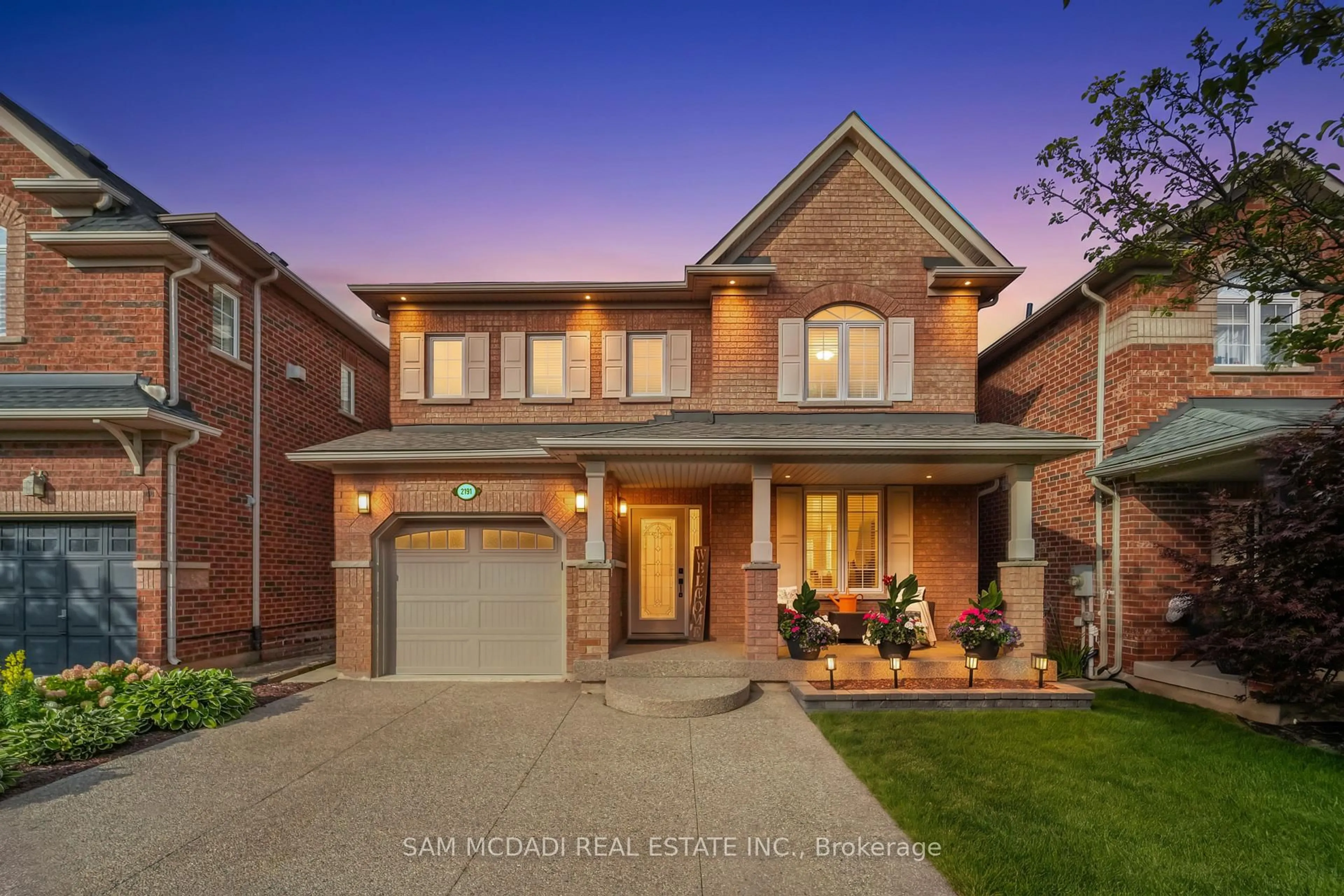 Home with brick exterior material, street for 2191 Coldwater St, Burlington Ontario L7L 7K2