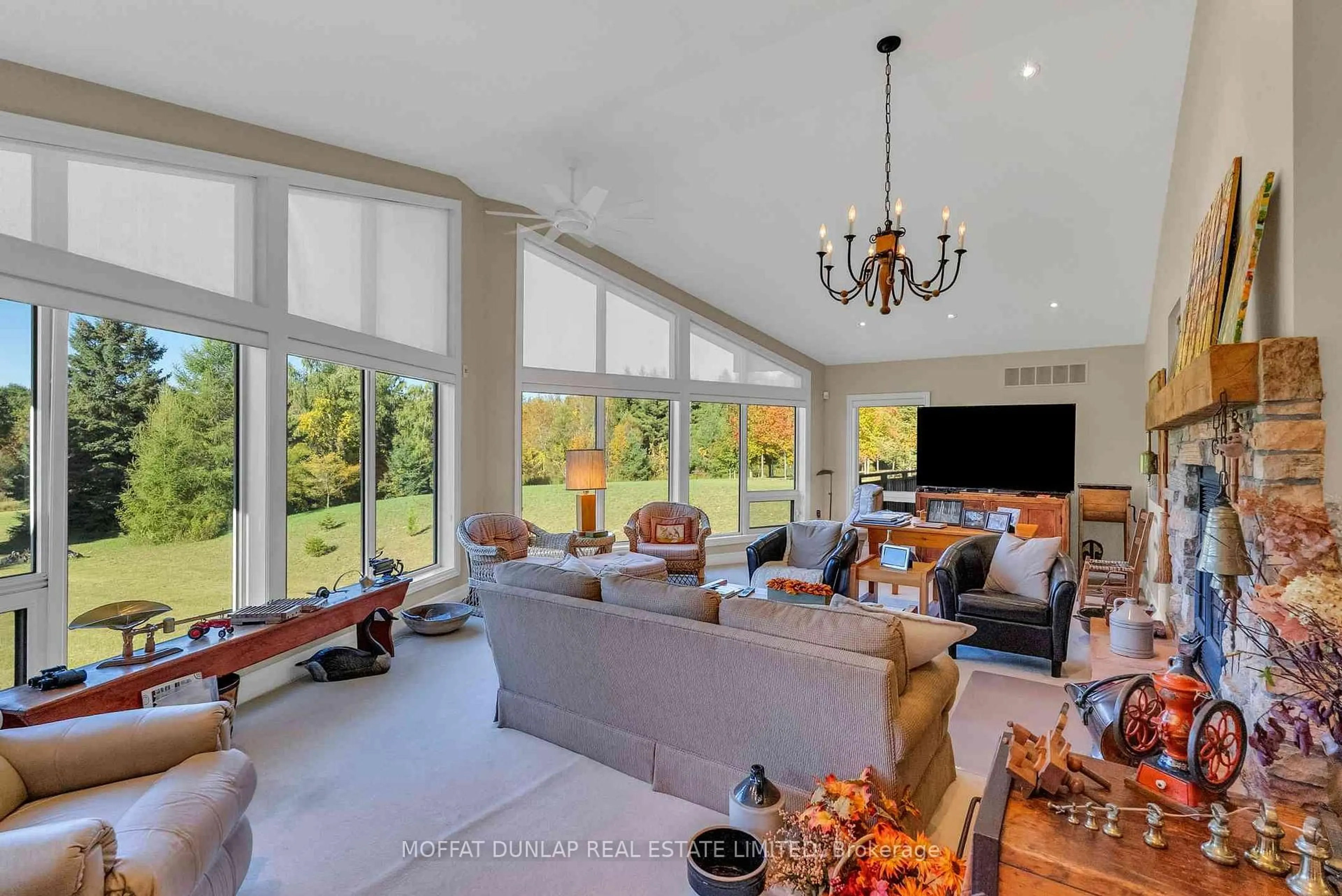 Living room with furniture, unknown for 15910 Mississauga Rd, Caledon Ontario L7C 1W8
