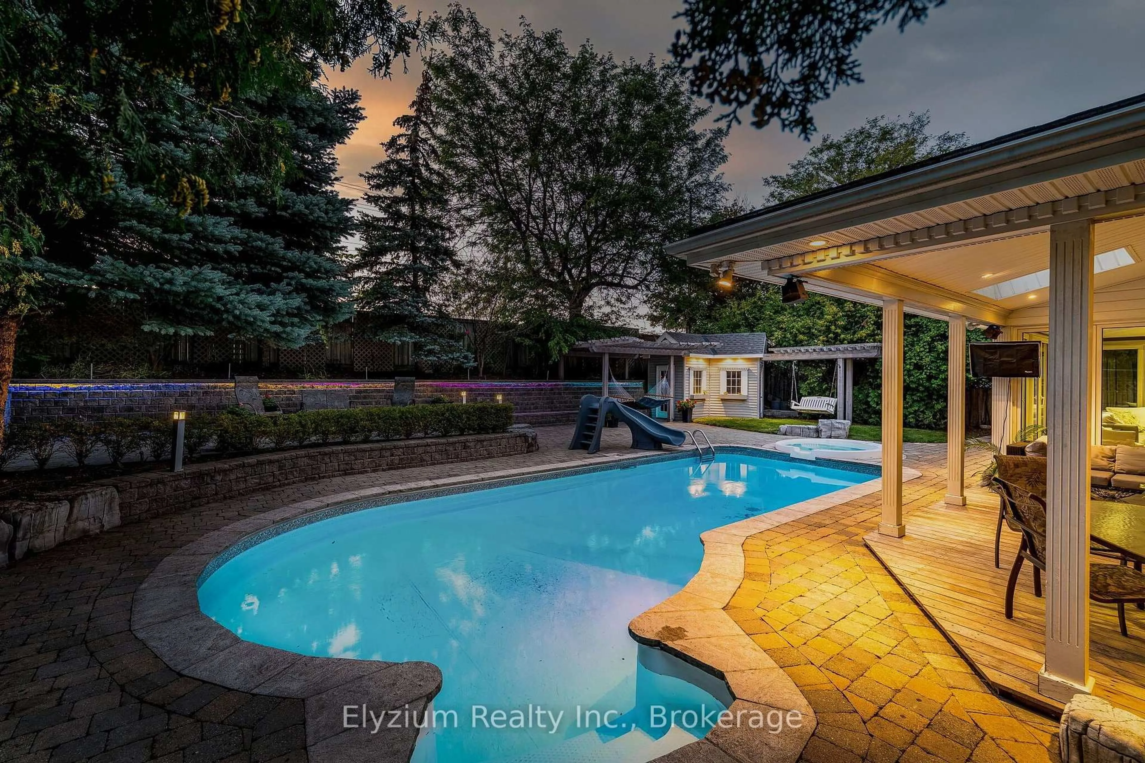 Pool for 1566 Myron Dr, Mississauga Ontario L5E 2N6