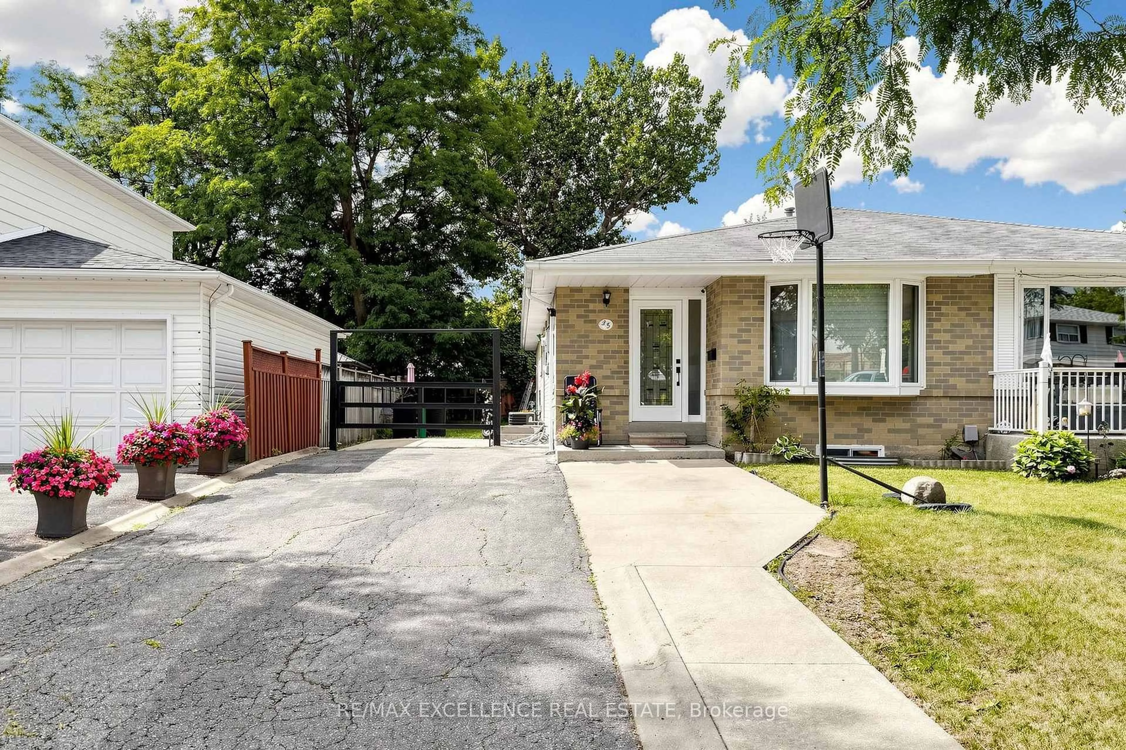 Unknown for 25 Graymar Rd, Brampton Ontario L6S 1Z7