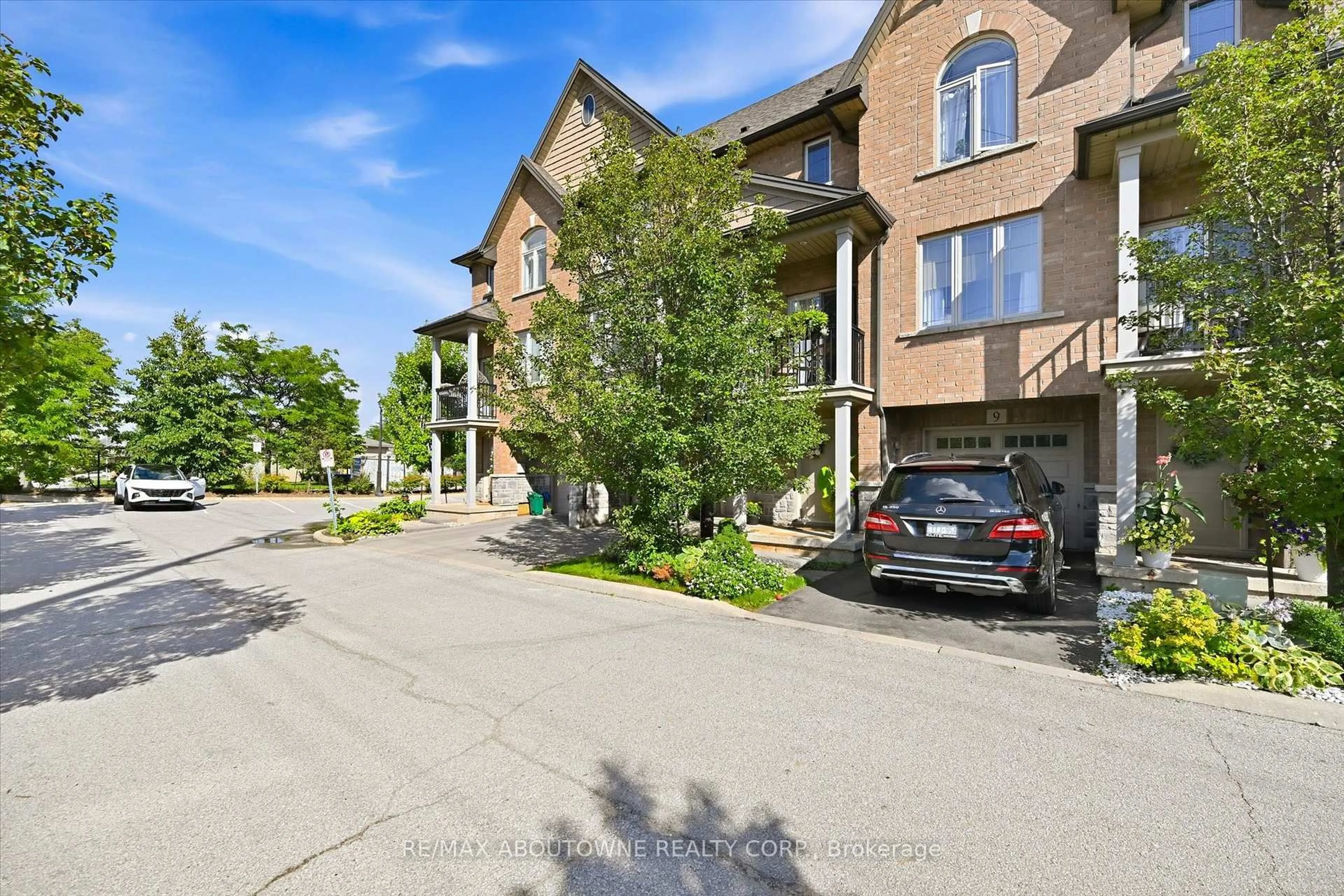 Unknown for 2985 Jackson Dr #10, Burlington Ontario L7M 0W2