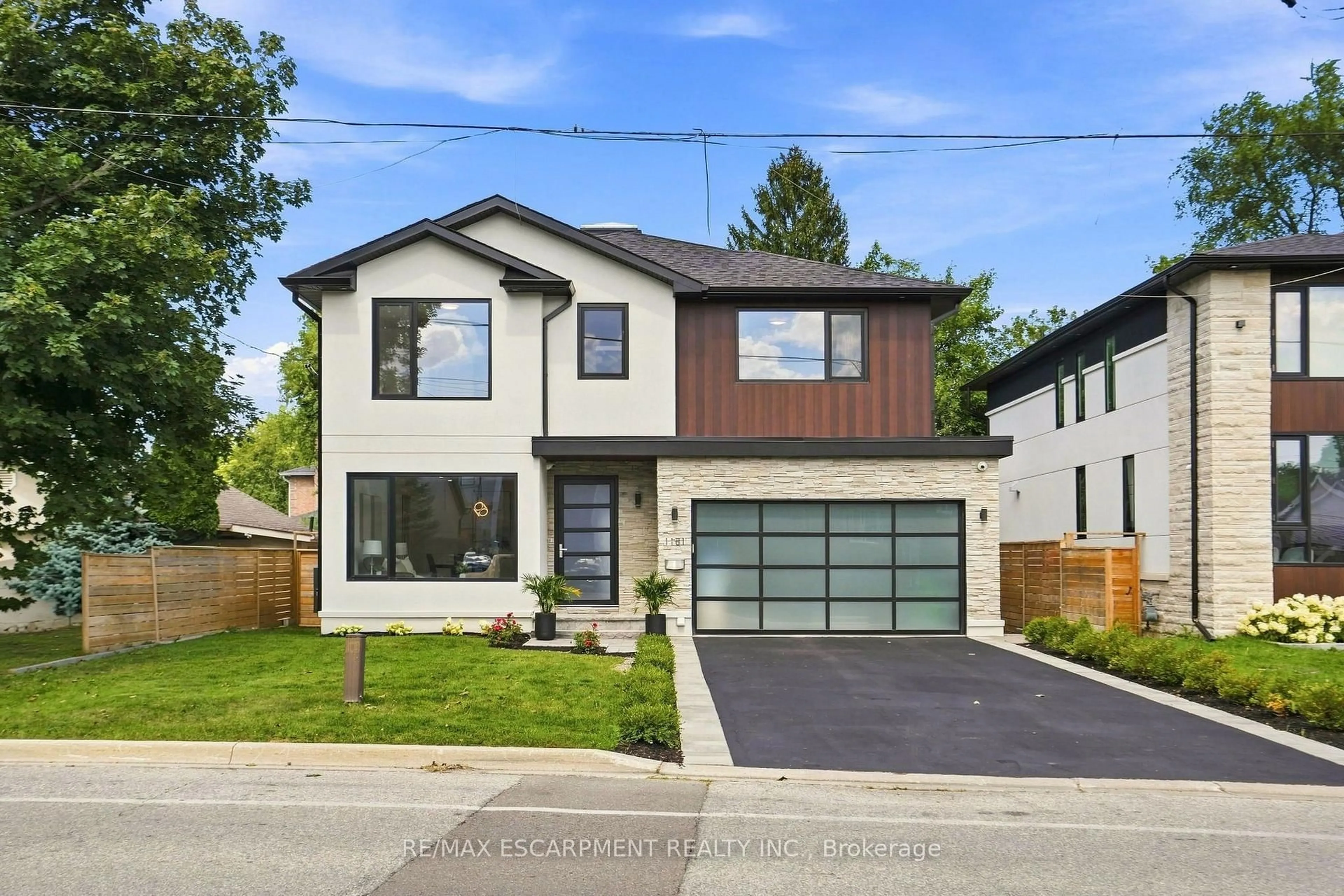 Home with brick exterior material, street for 1181 Ogden Ave, Mississauga Ontario L5E 2G8