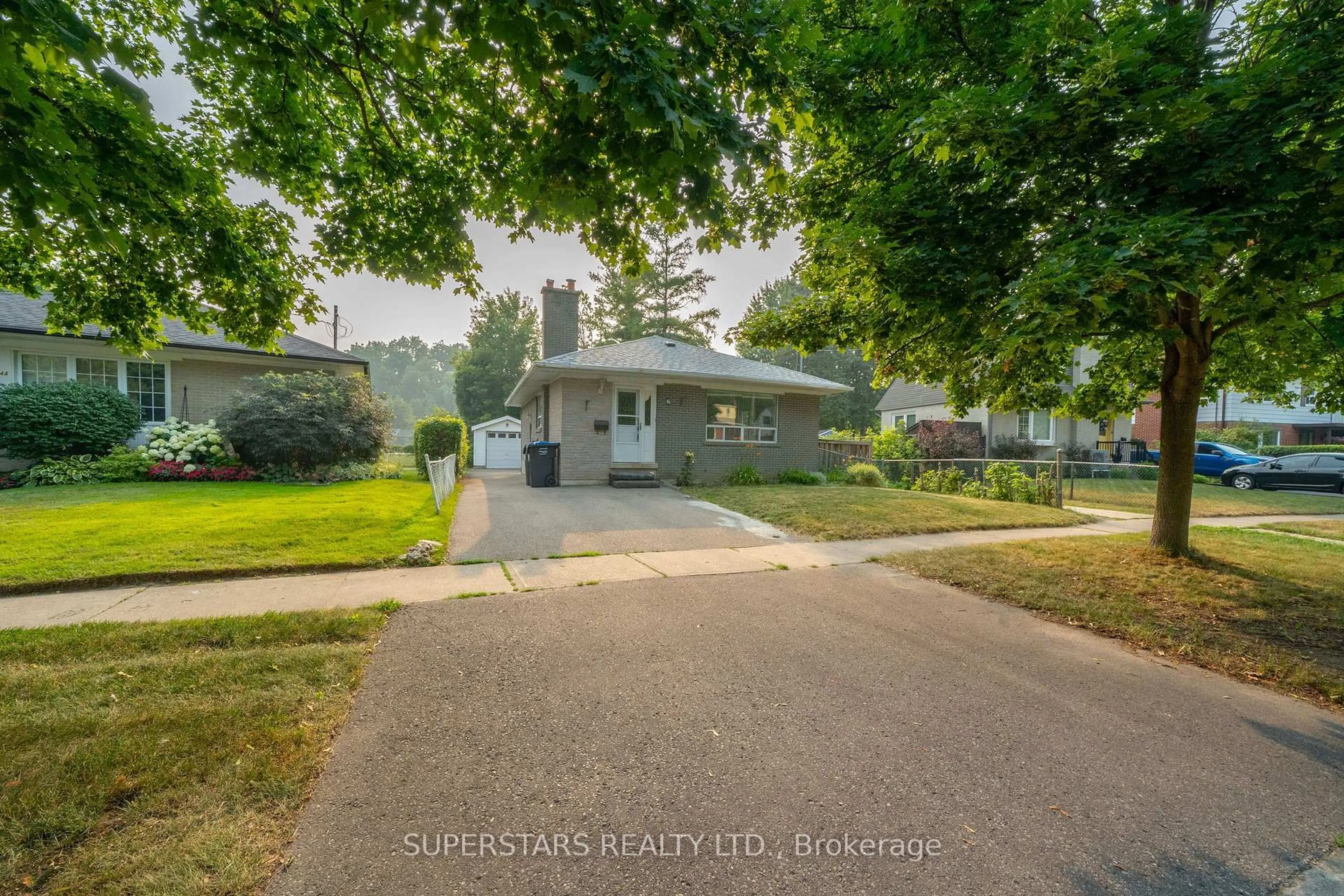 Unknown for 6 Meadowland Dr, Brampton Ontario L6W 2R4